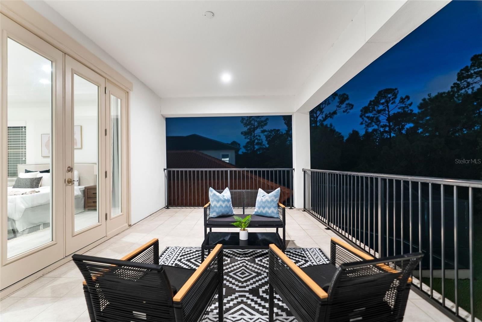 ROYAL CYPRESS PRESERVE - Residential