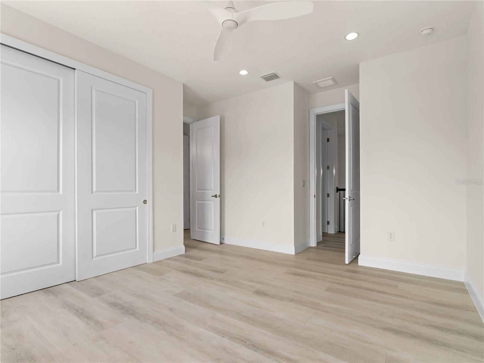 ROYAL CYPRESS PRESERVE - Residential