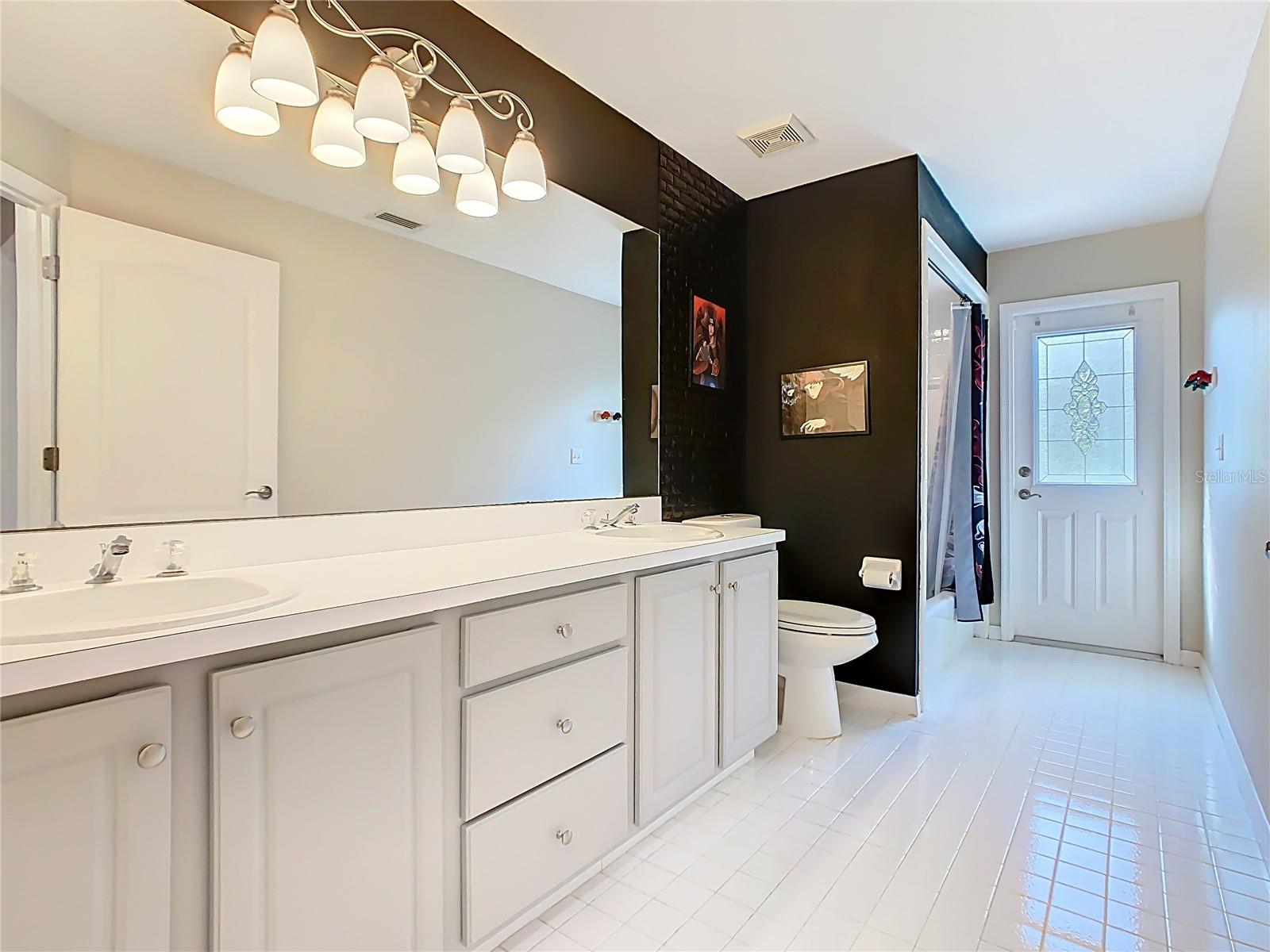 OVERLOOK ESTATES - Residential