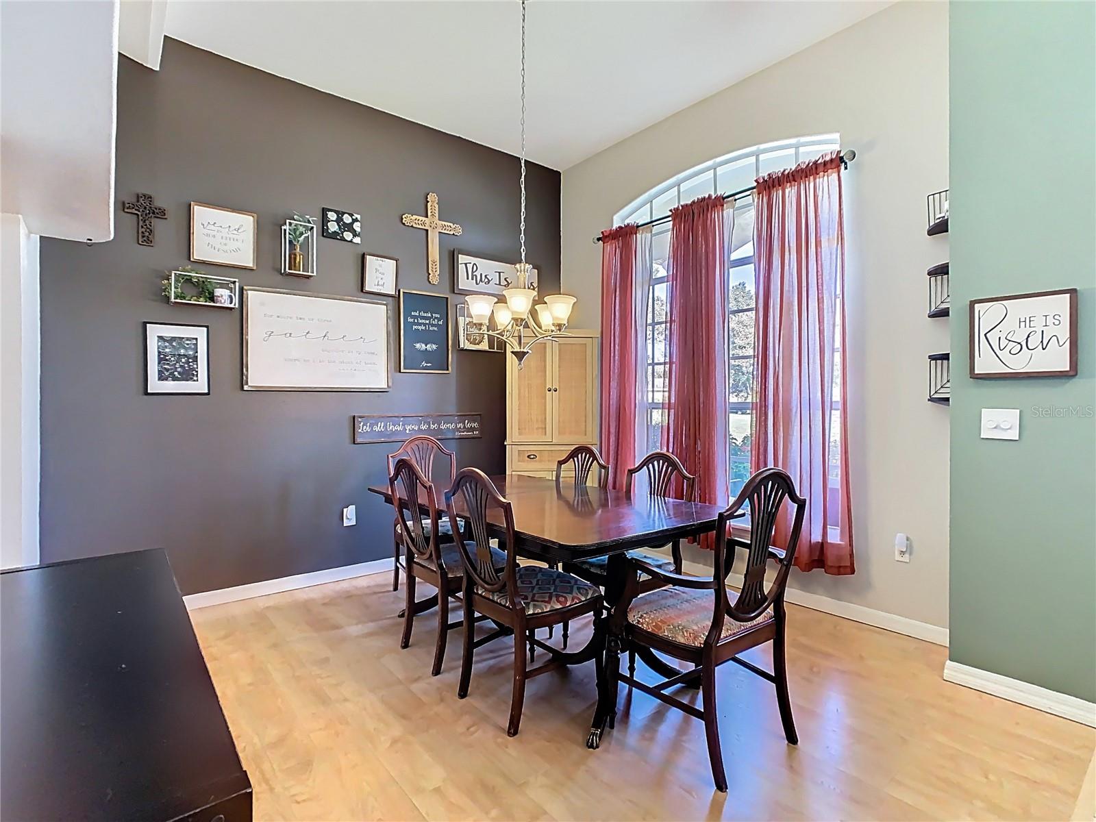 OVERLOOK ESTATES - Residential