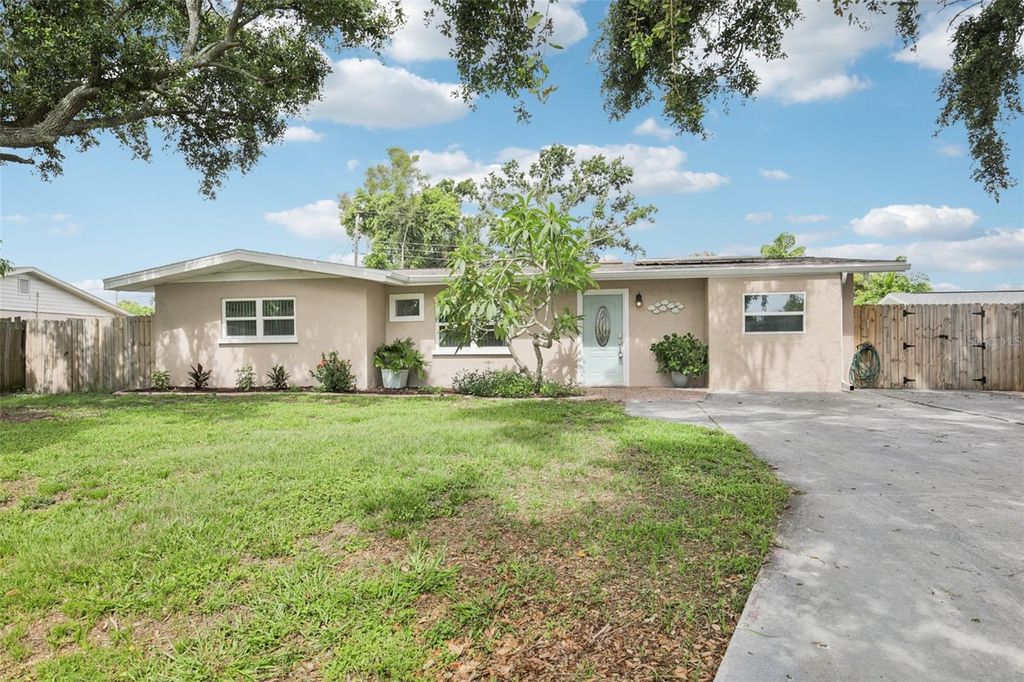 Photo of 6220 Murdock Avenue, Sarasota, FL 34231 (MLS # TB8397185)