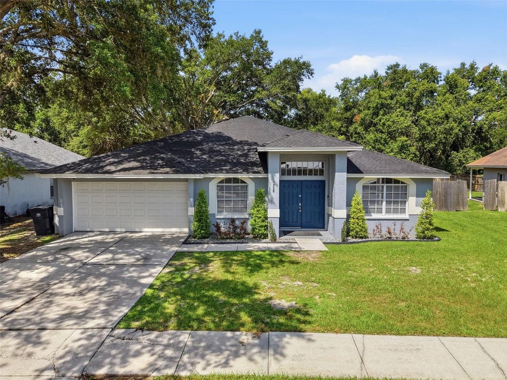 Photo of 1328 Gangplank Drive, Valrico, FL 33594 (MLS # W7886127)