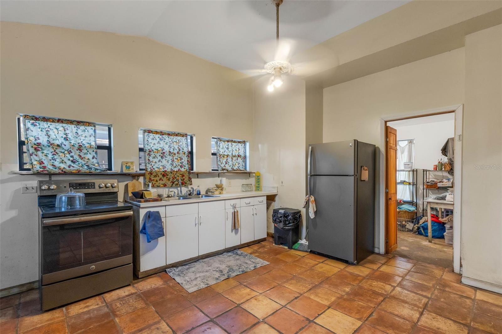 PALM GROVE - Residential Income