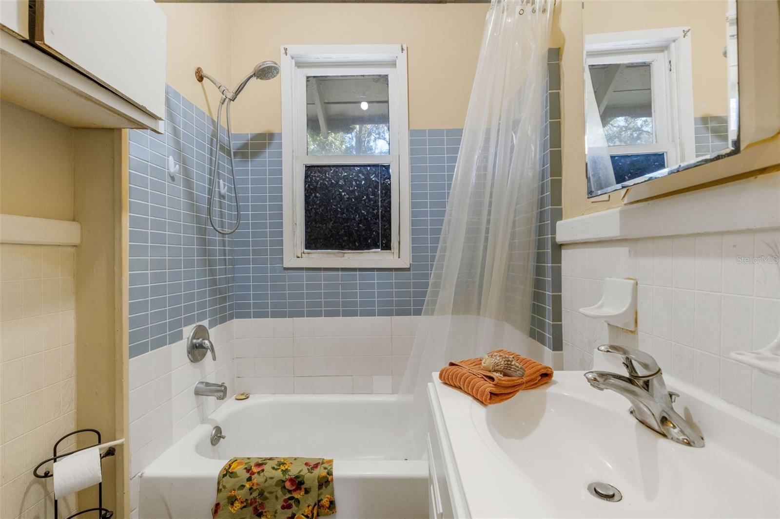 PALM GROVE - Residential Income