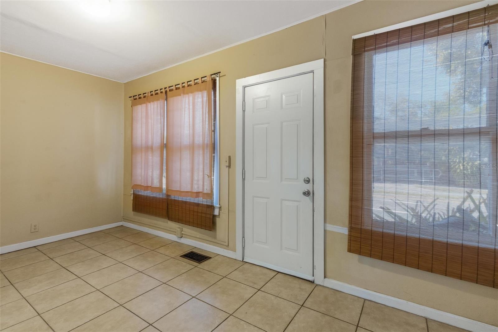 PALM GROVE - Residential Income