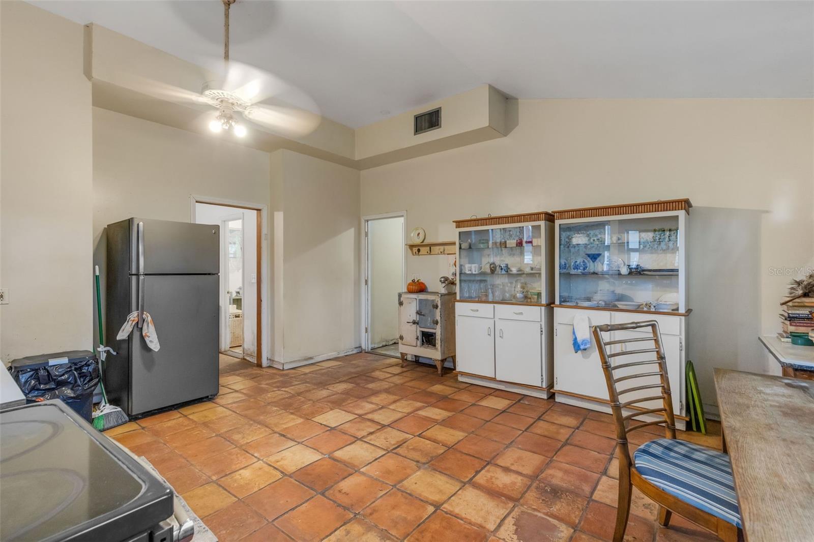 PALM GROVE - Residential Income