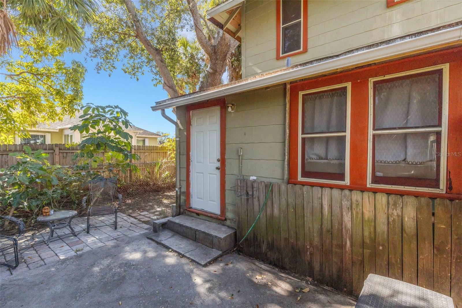 PALM GROVE - Residential Income