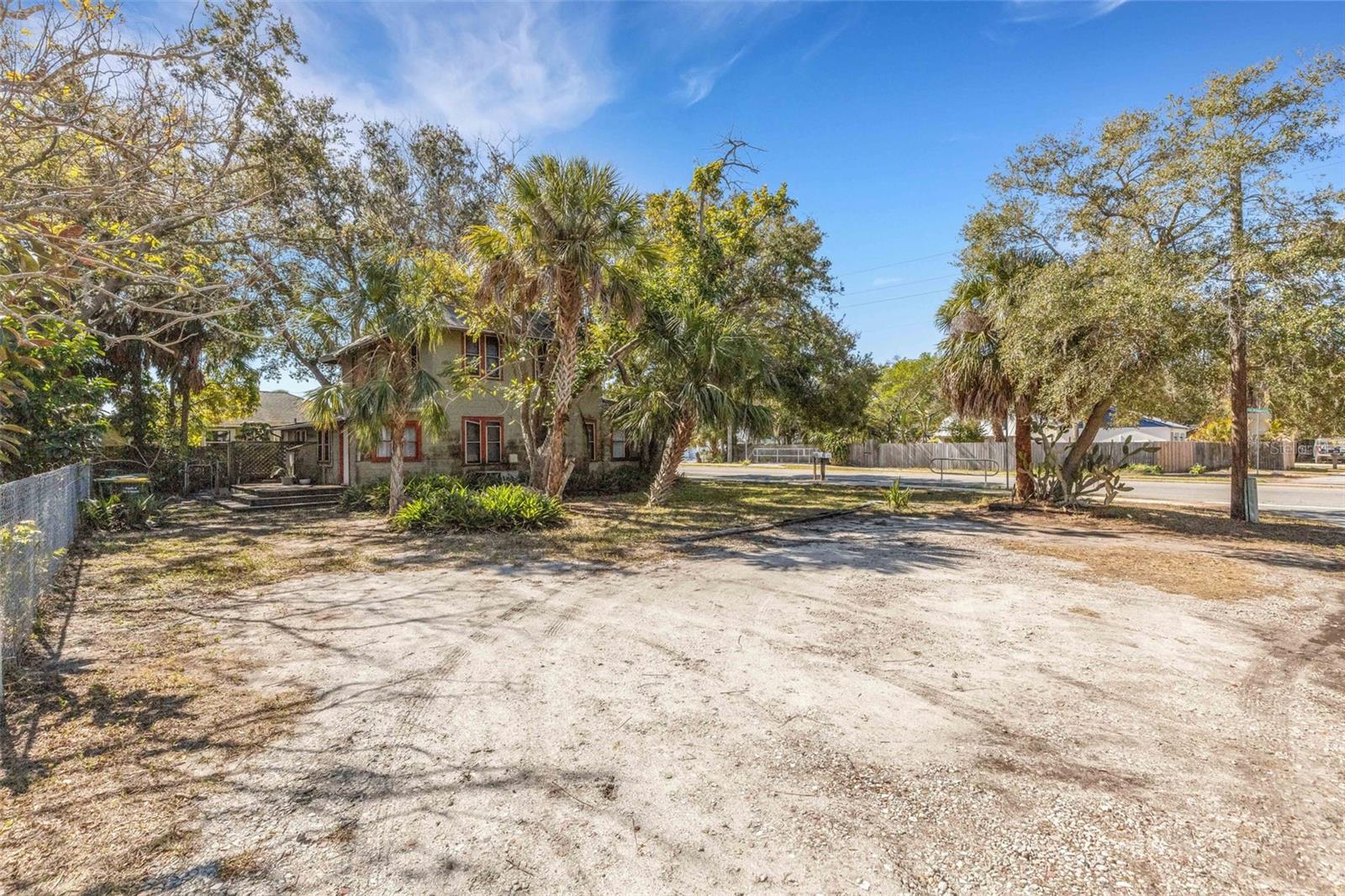 PALM GROVE - Residential Income