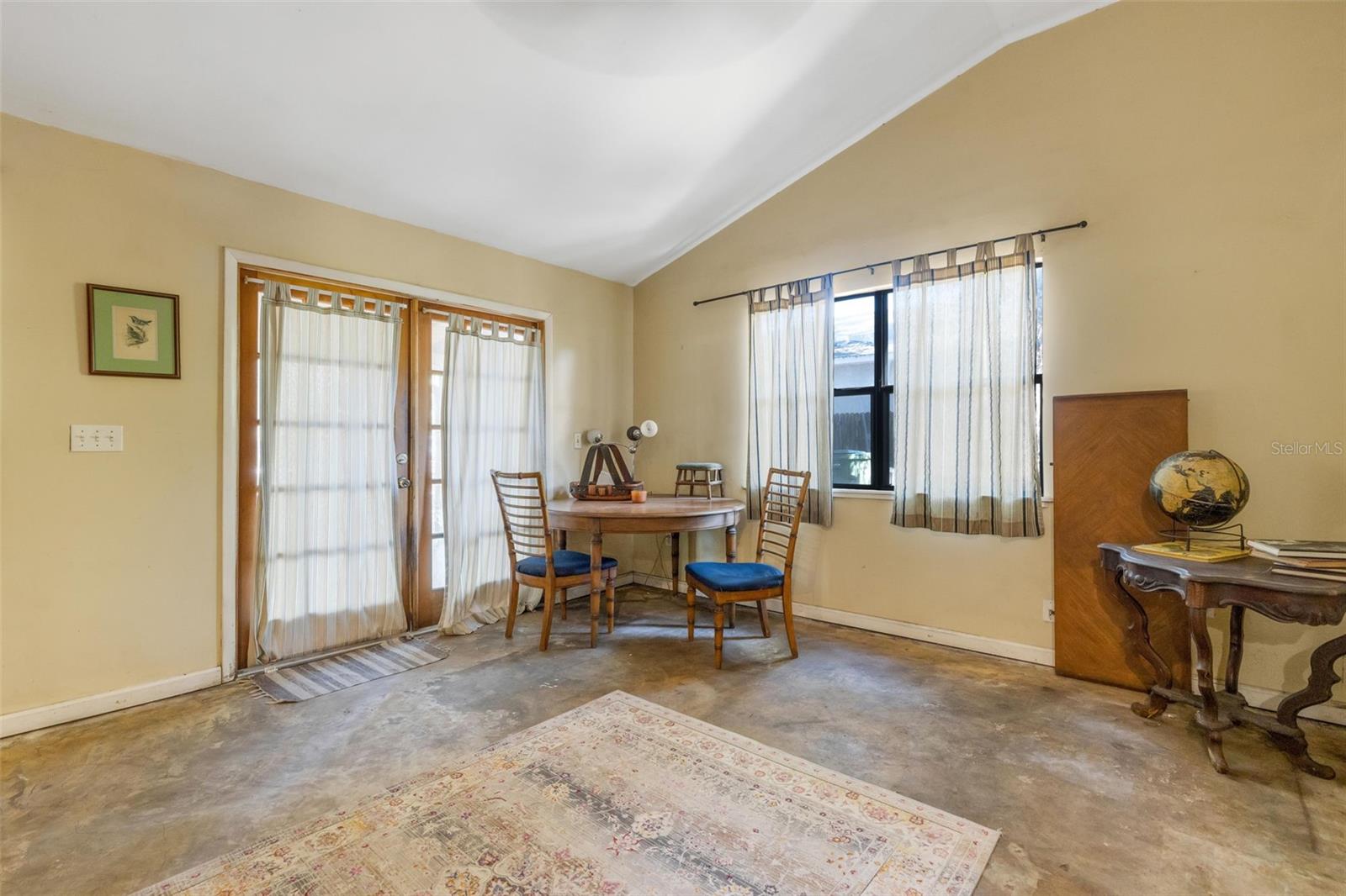 PALM GROVE - Residential Income