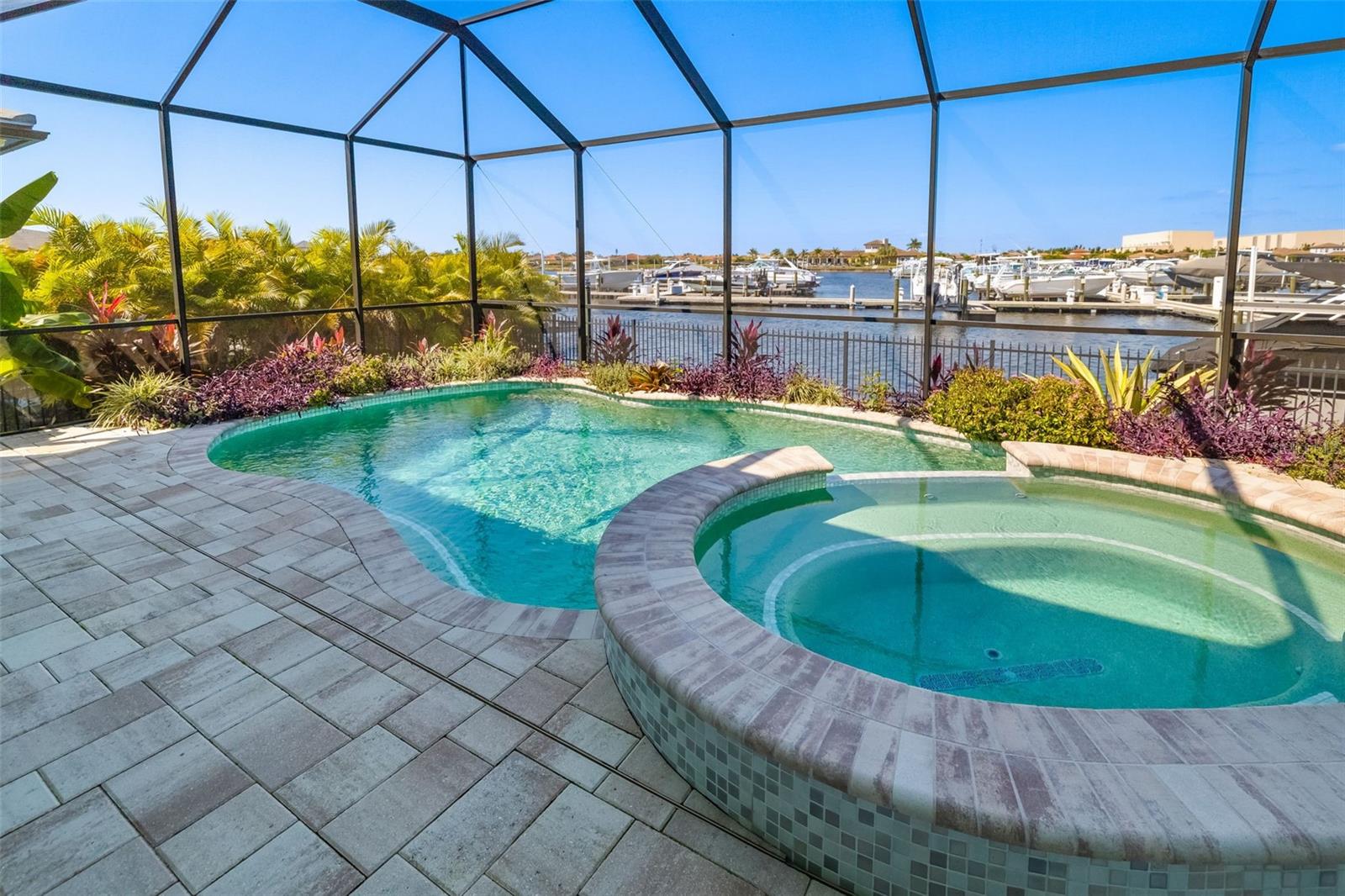 SANCTUARY COVE - Residential