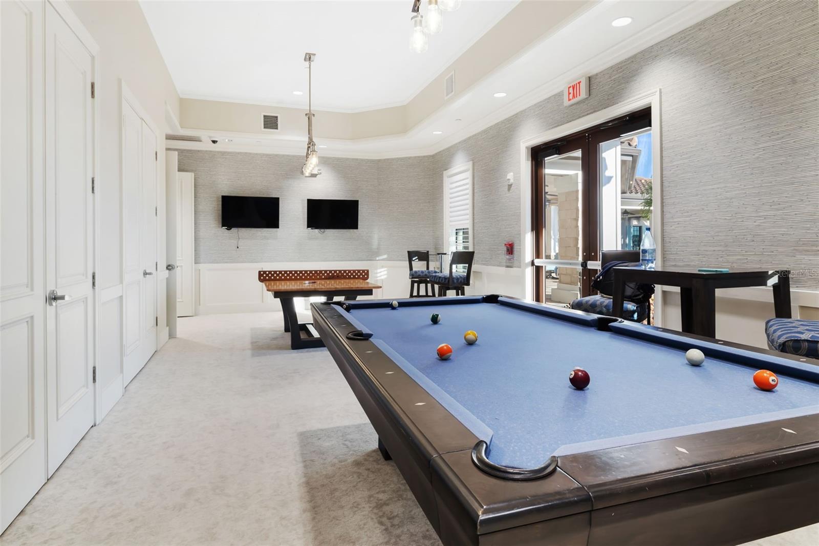 SANCTUARY COVE - Residential