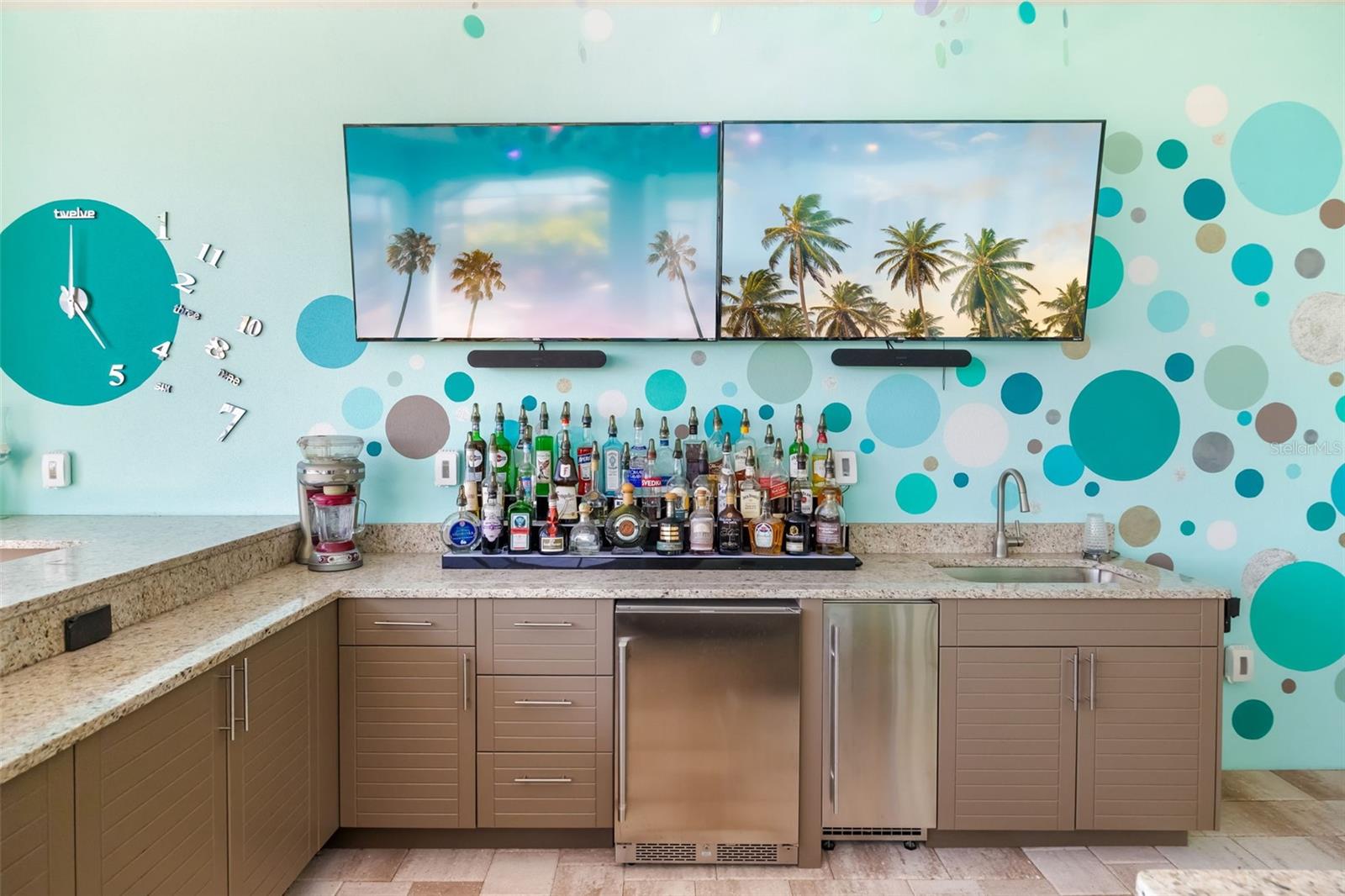 SANCTUARY COVE - Residential