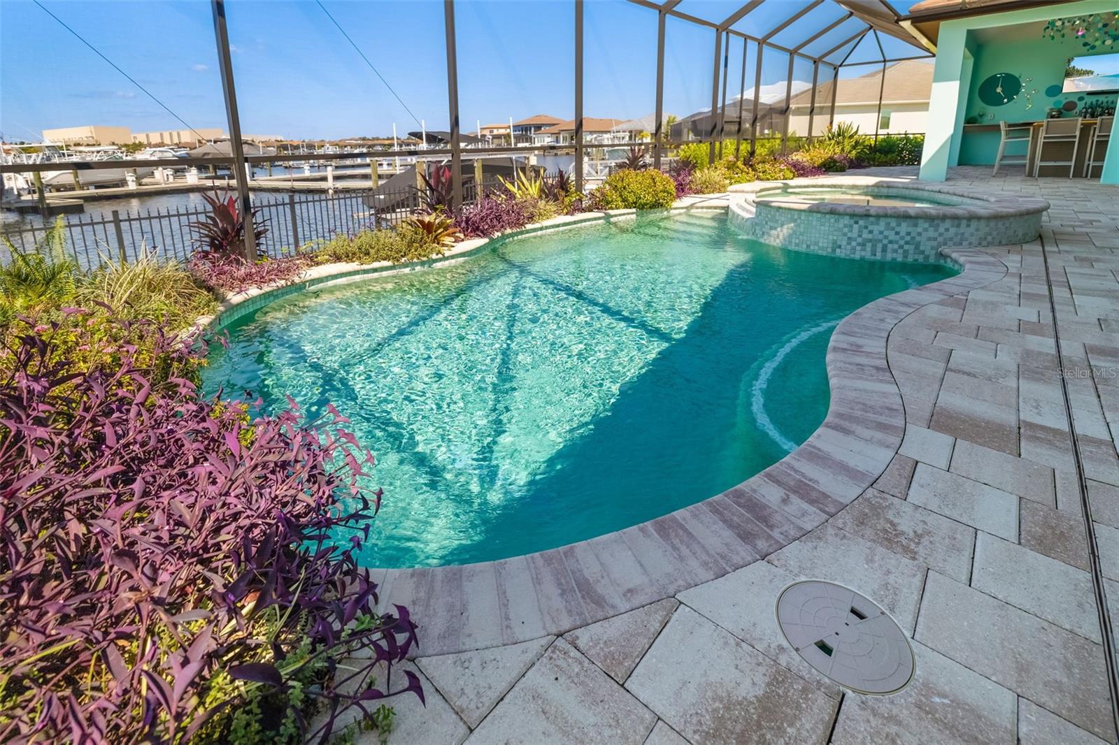 SANCTUARY COVE - Residential