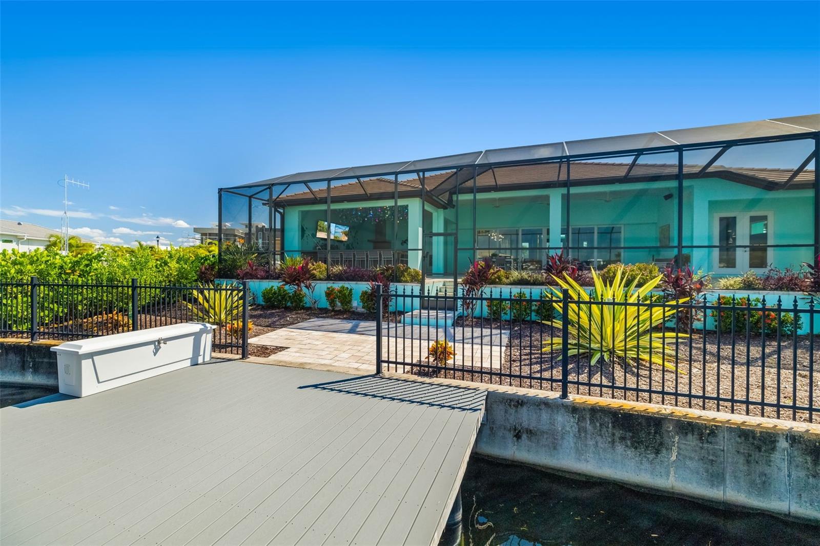 SANCTUARY COVE - Residential