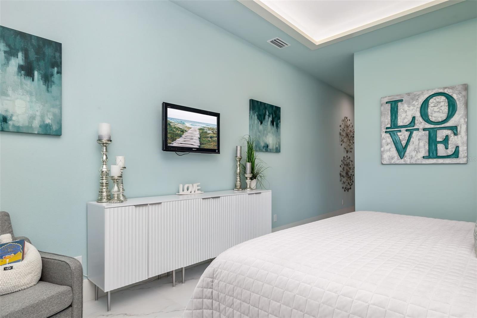 SANCTUARY COVE - Residential
