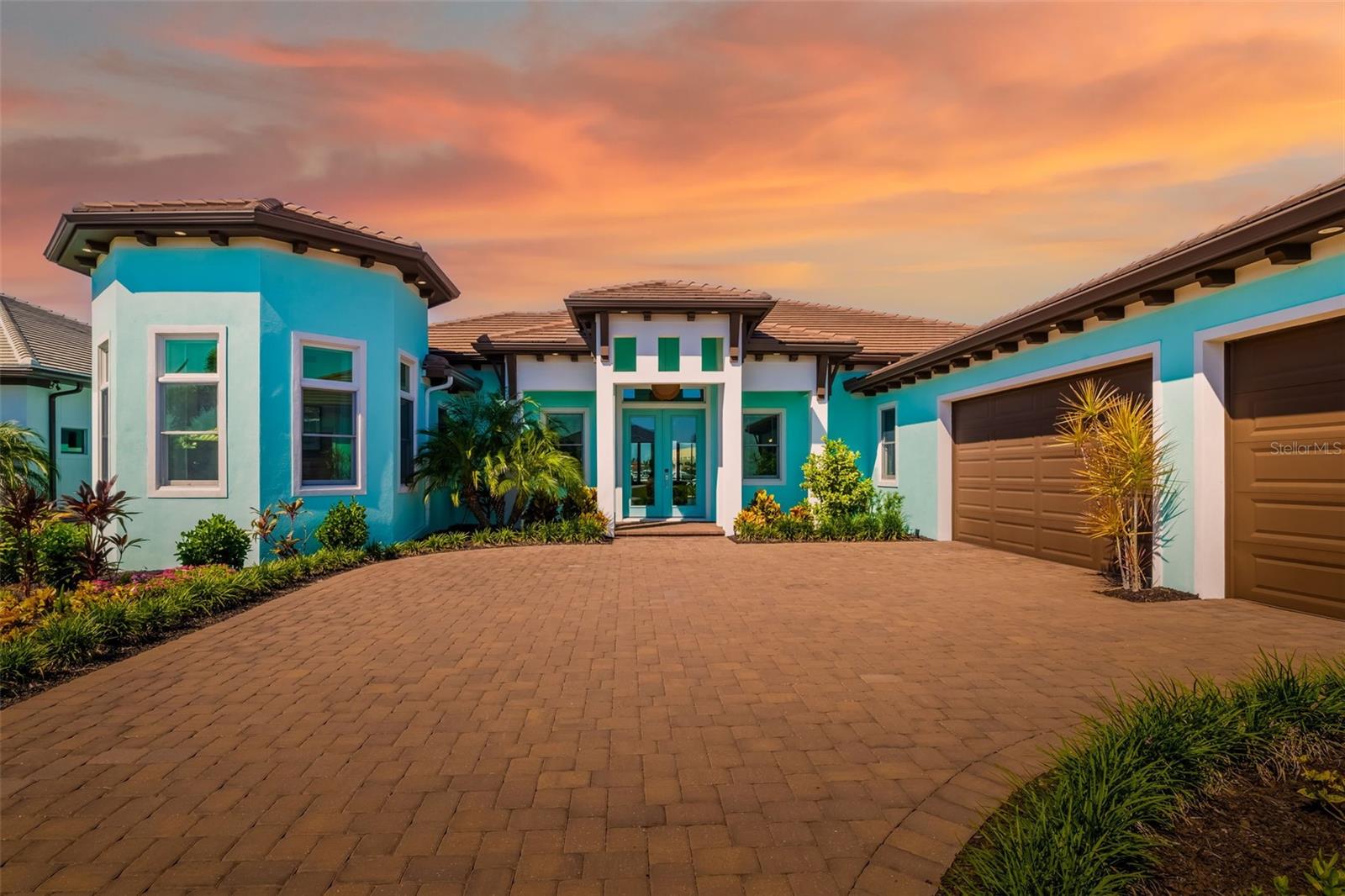 SANCTUARY COVE - Residential