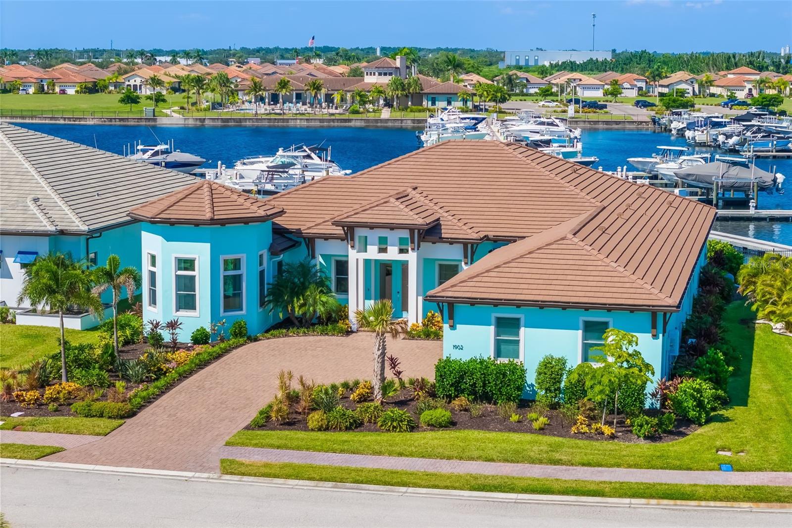 SANCTUARY COVE - Residential