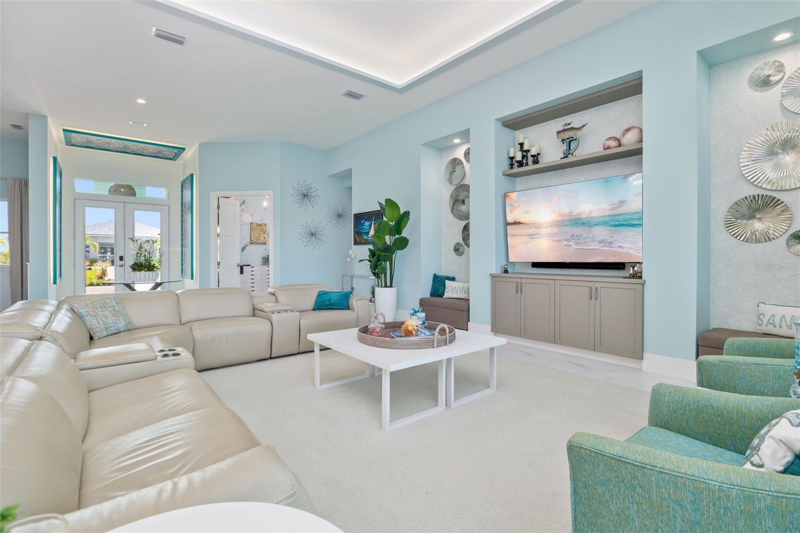 SANCTUARY COVE - Residential
