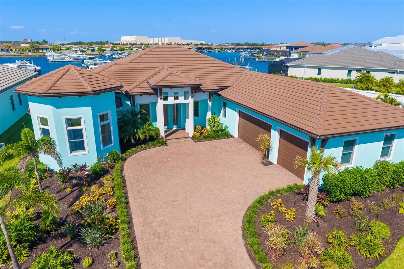 SANCTUARY COVE - Residential