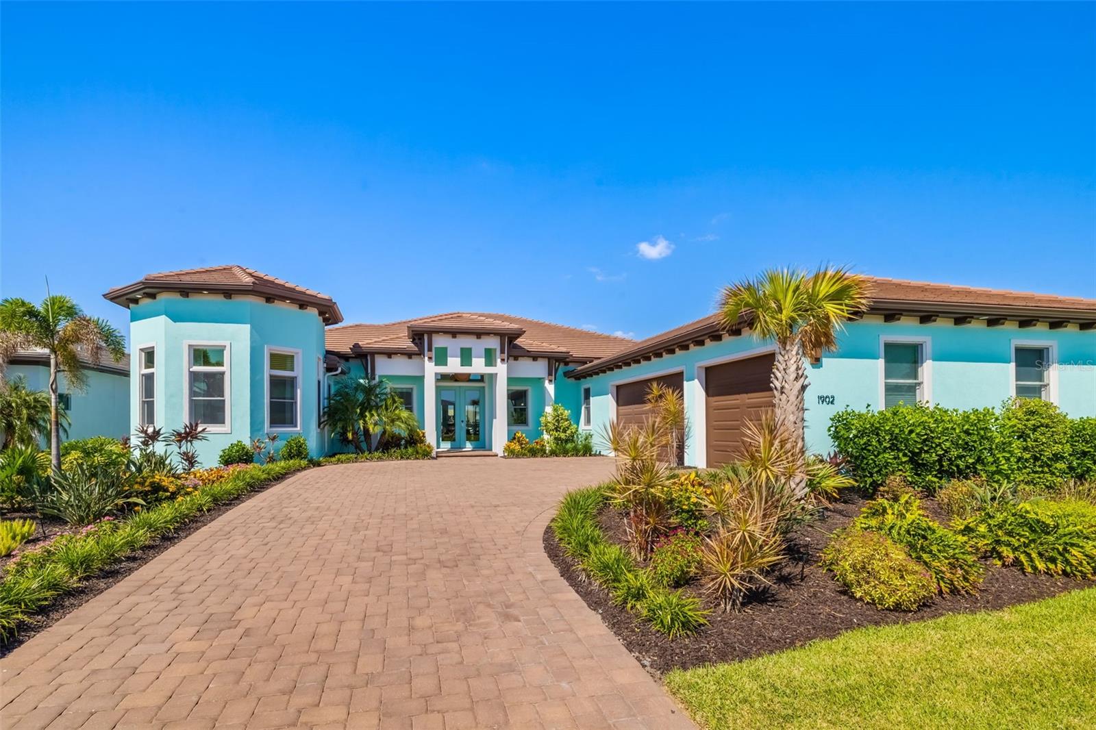 SANCTUARY COVE - Residential