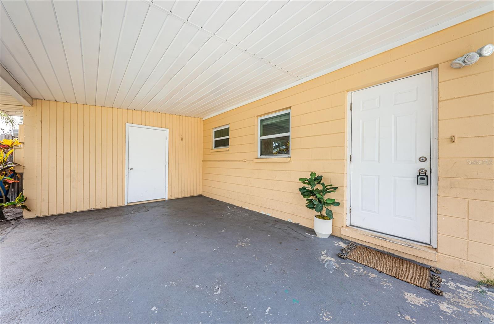 406 COUNTRY CLUB DRIVE