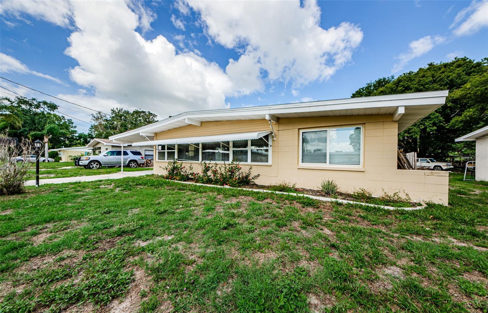406 COUNTRY CLUB DRIVE