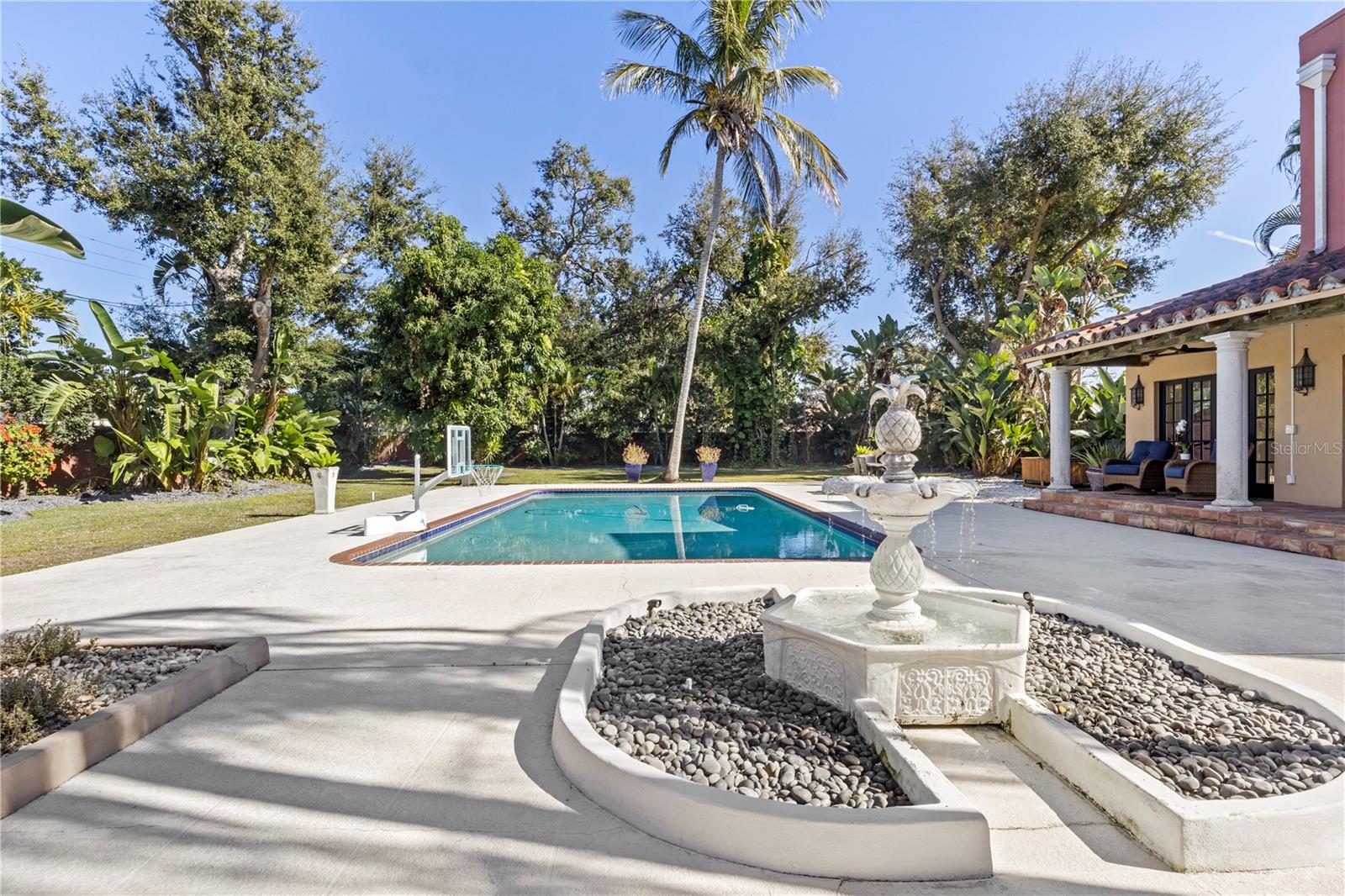 PALMA SOLA PARK - Residential