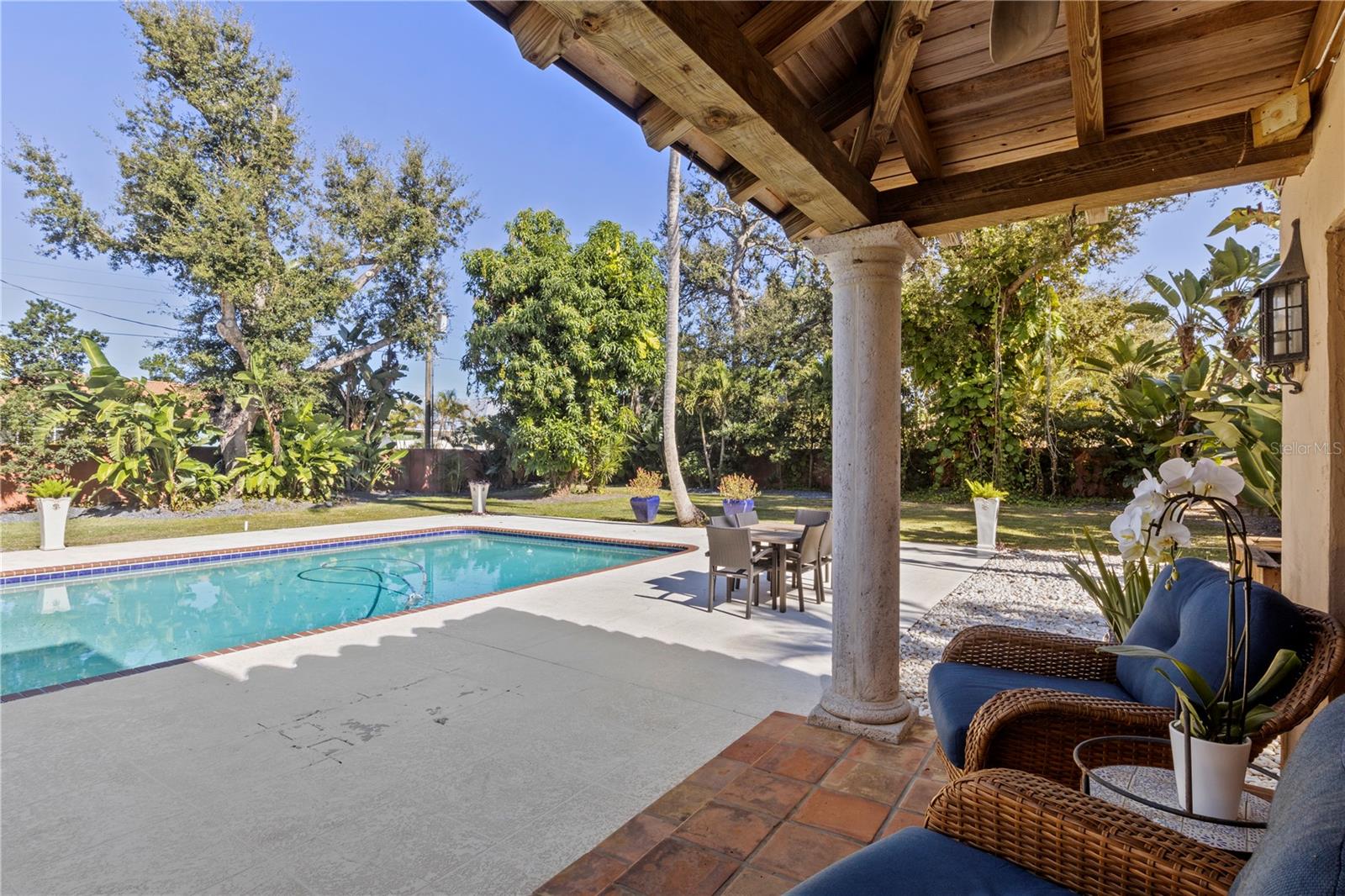 PALMA SOLA PARK - Residential