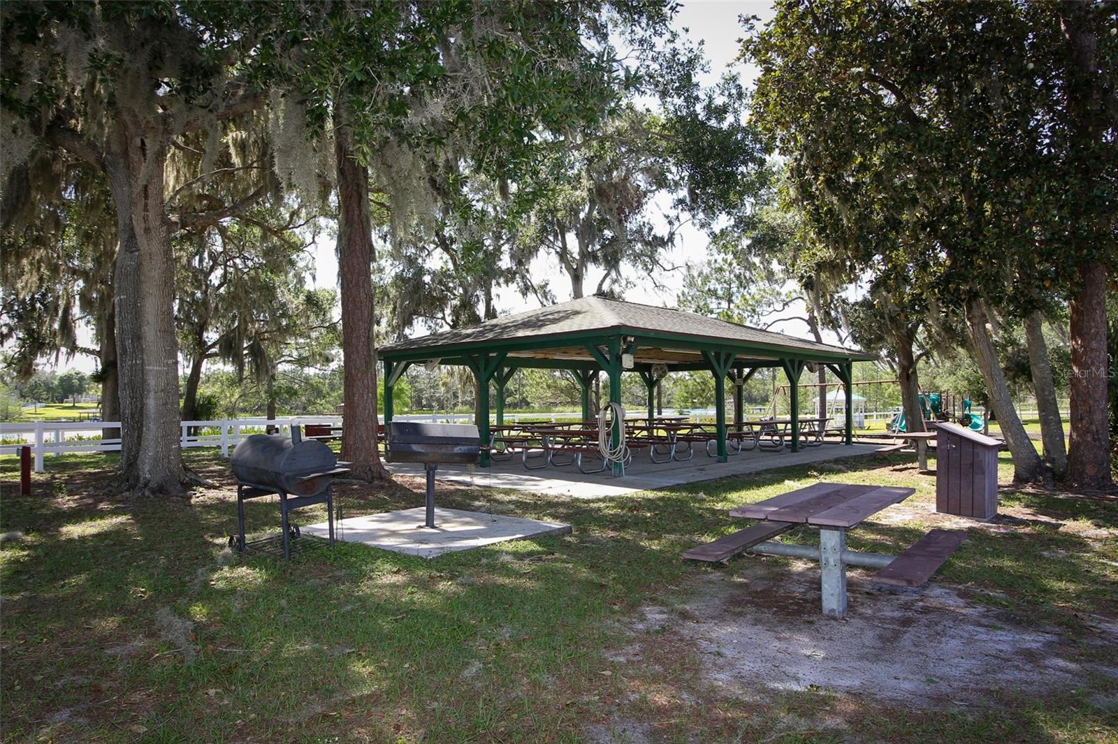 SEMINOLE WOODS 5 AC DEV - Residential