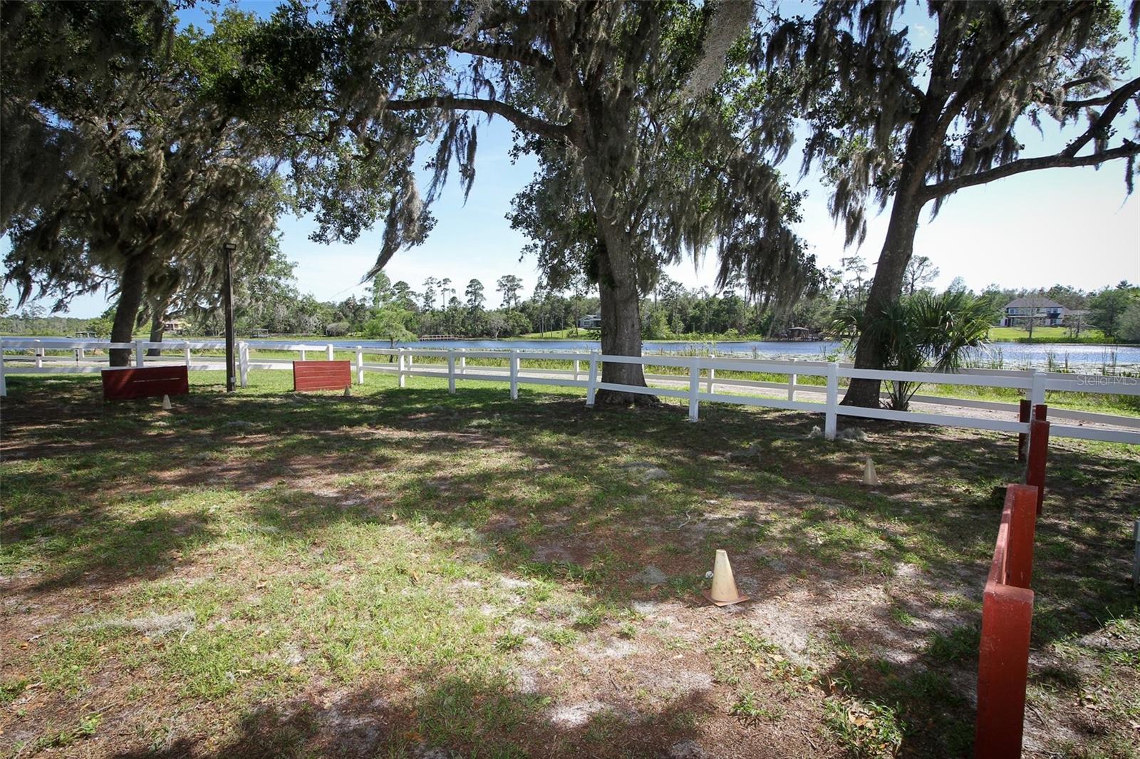SEMINOLE WOODS 5 AC DEV - Residential