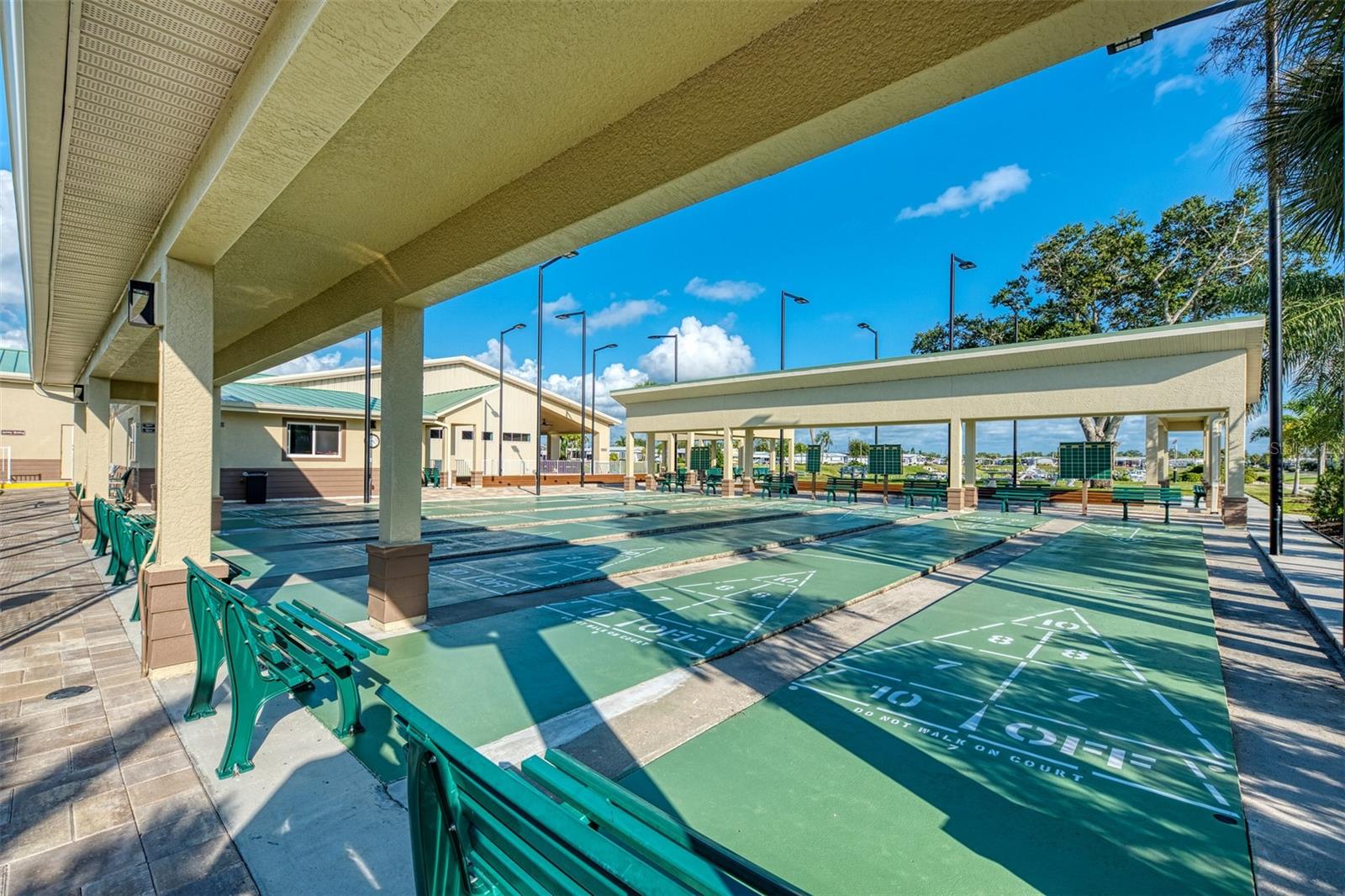 COUNTRY CLUB ESTATES - Residential