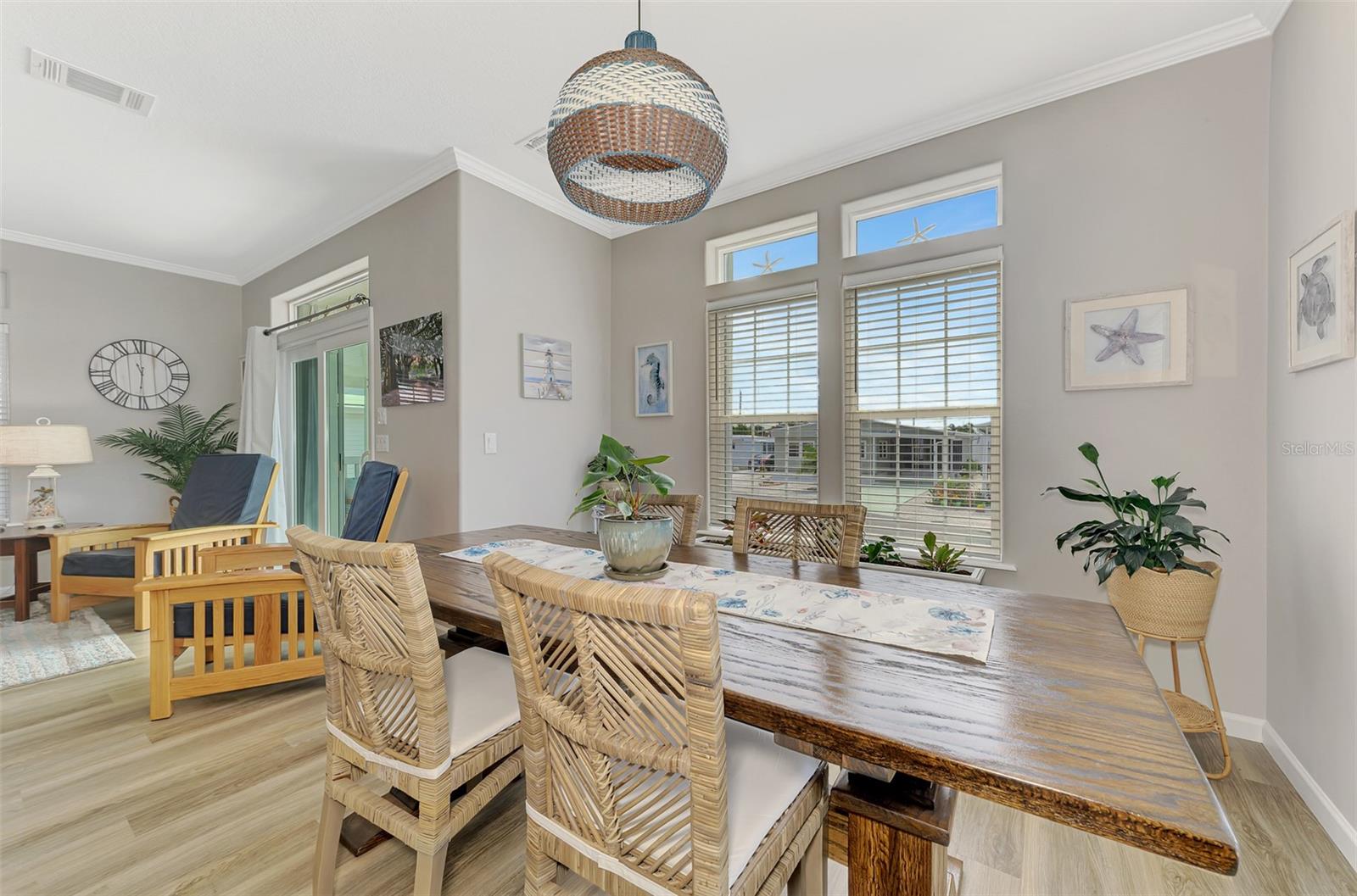 COUNTRY CLUB ESTATES - Residential