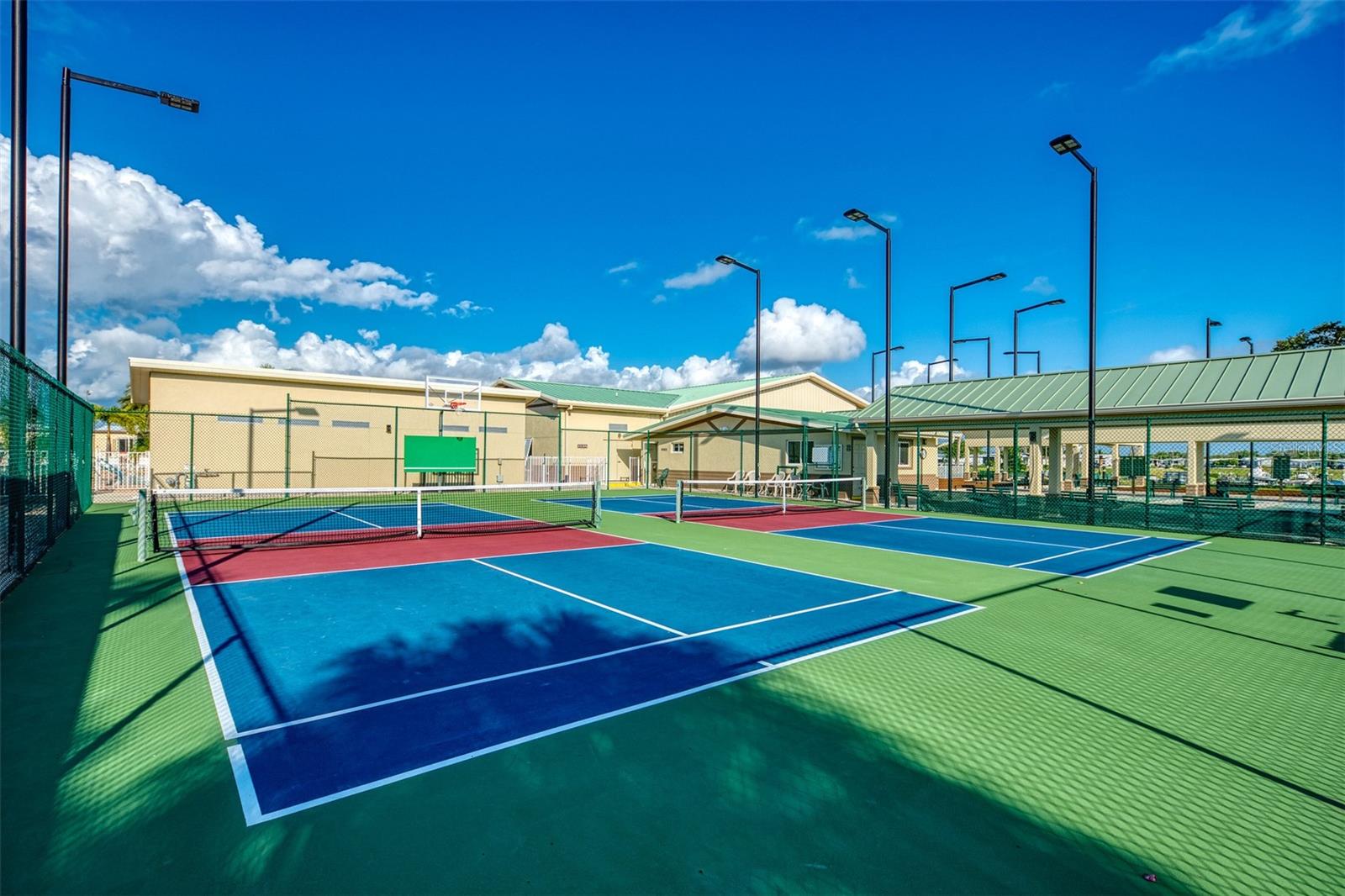 COUNTRY CLUB ESTATES - Residential