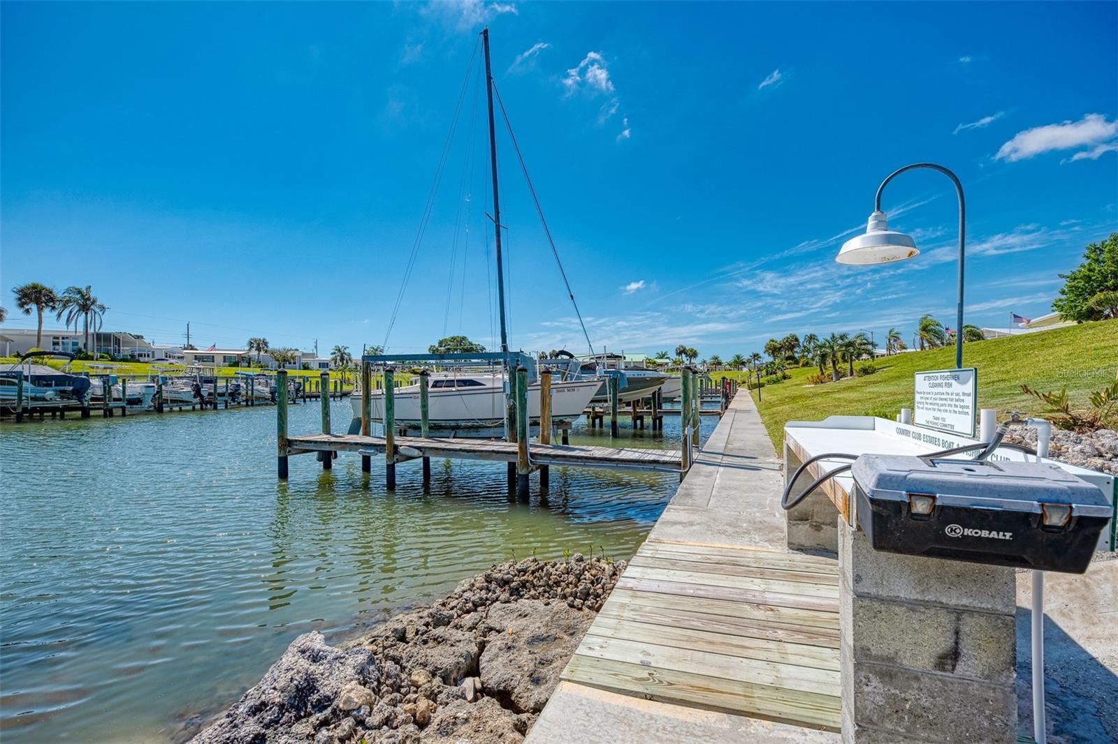 COUNTRY CLUB ESTATES - Residential