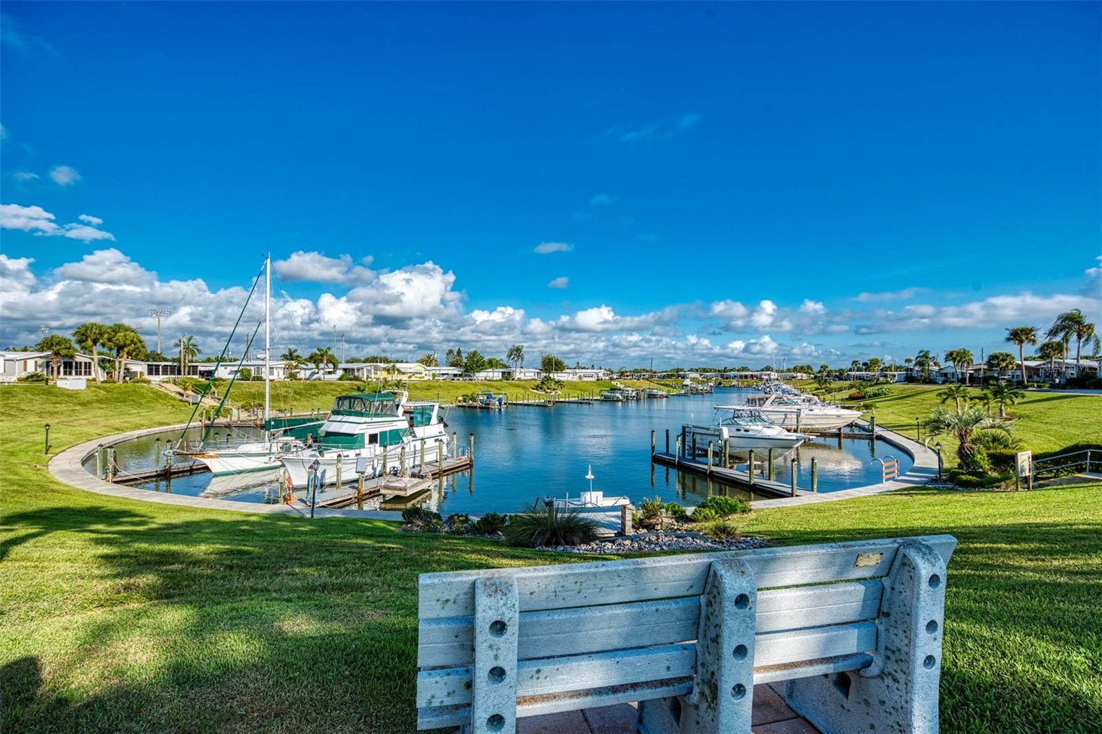 COUNTRY CLUB ESTATES - Residential