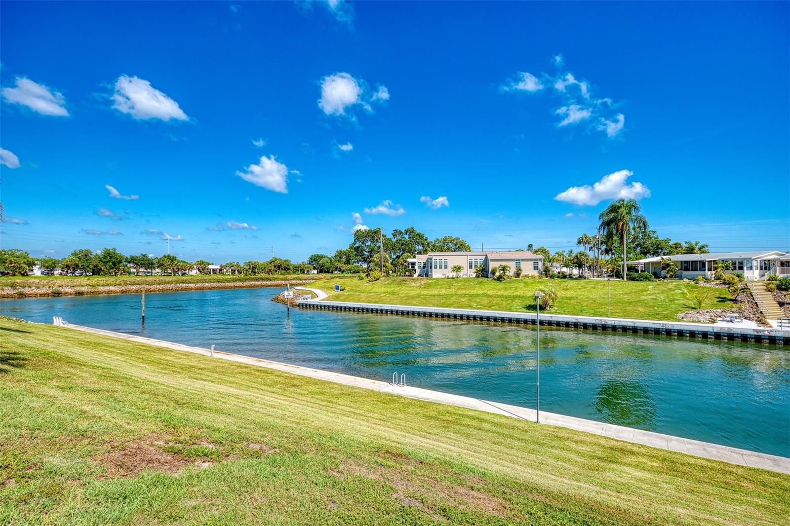 COUNTRY CLUB ESTATES - Residential