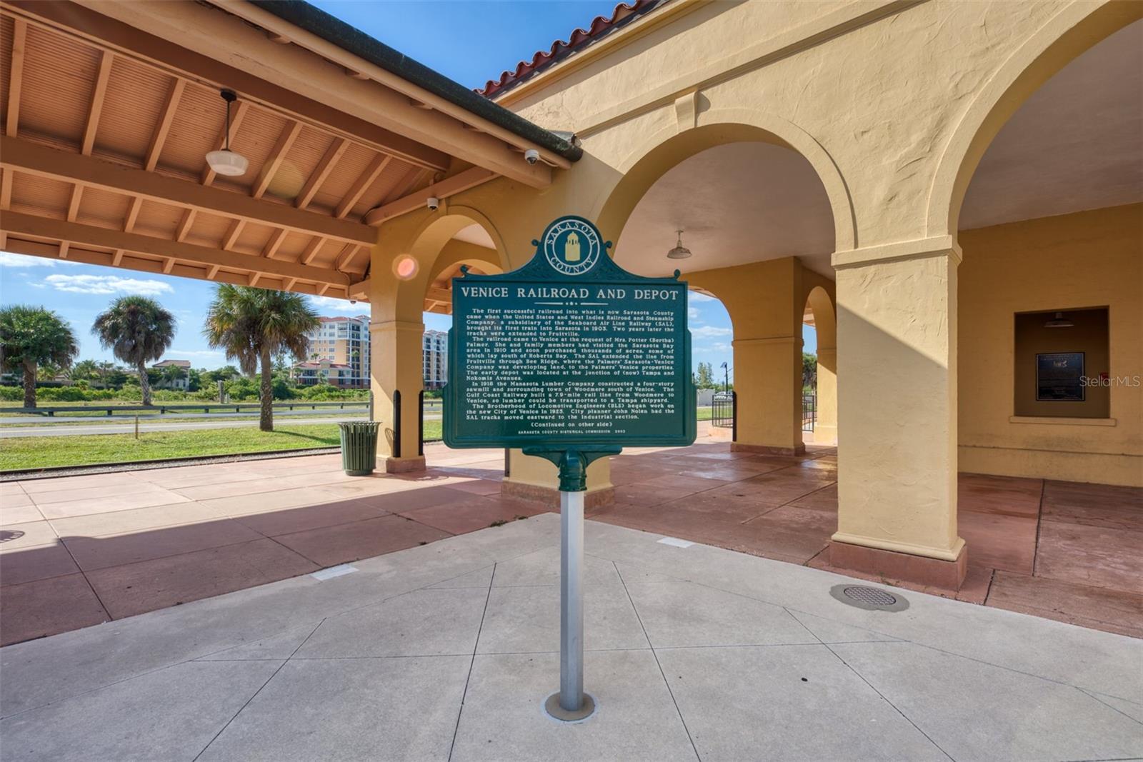 COUNTRY CLUB ESTATES - Residential