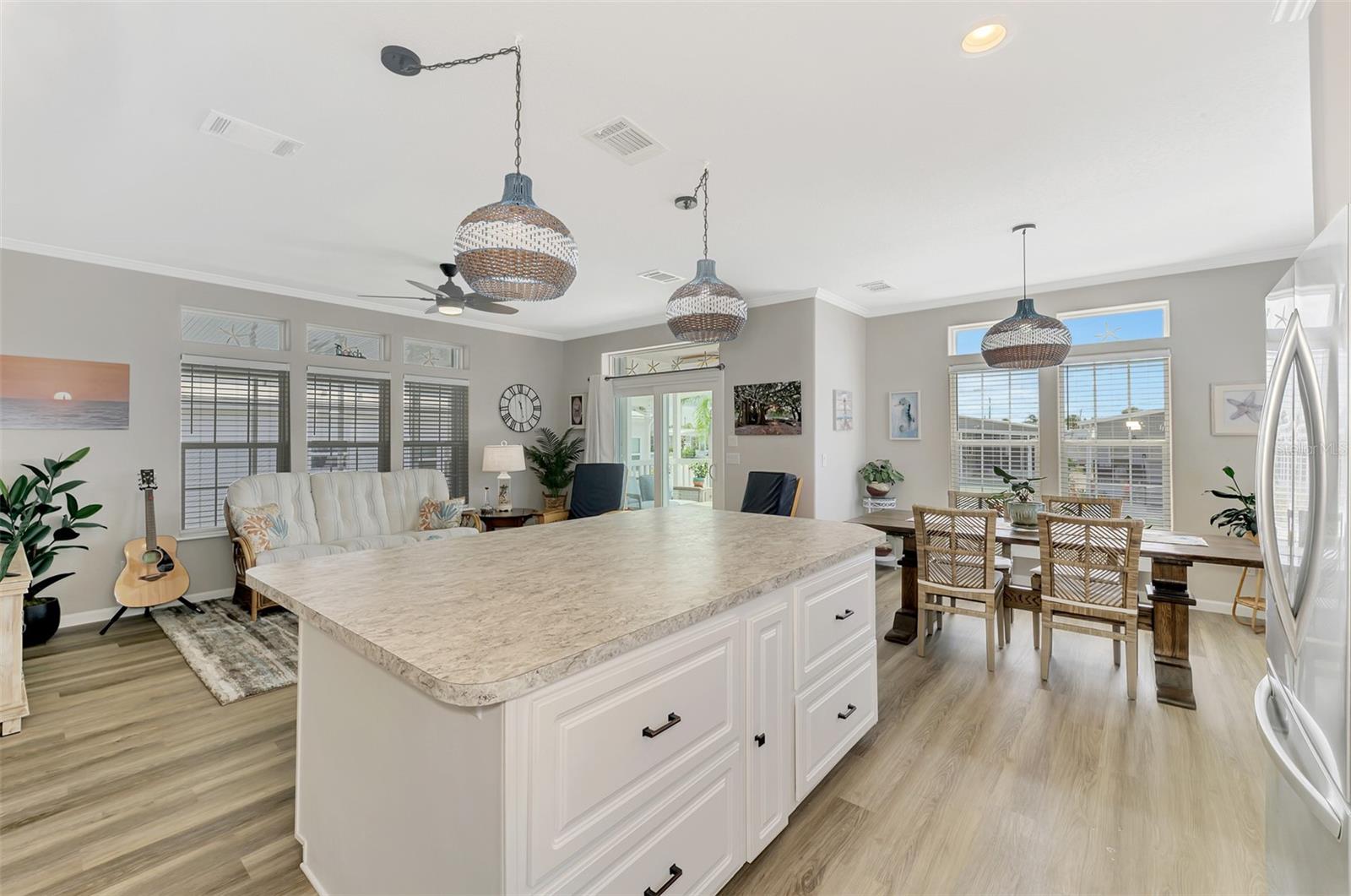 COUNTRY CLUB ESTATES - Residential