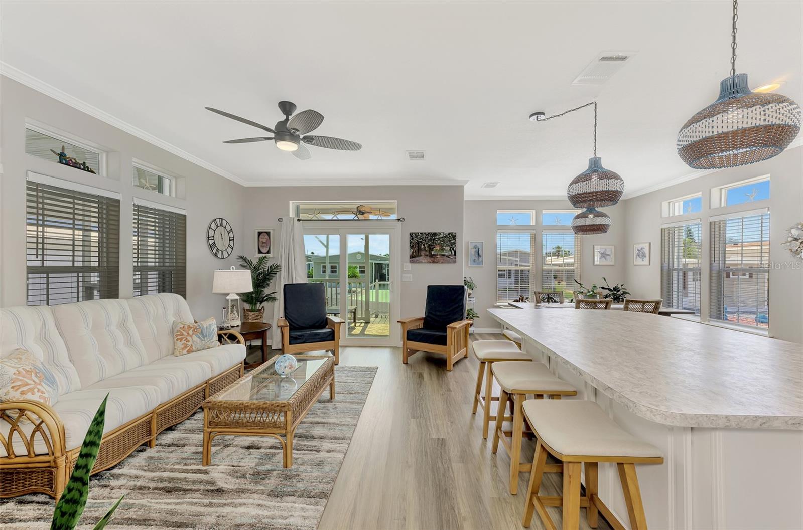 COUNTRY CLUB ESTATES - Residential