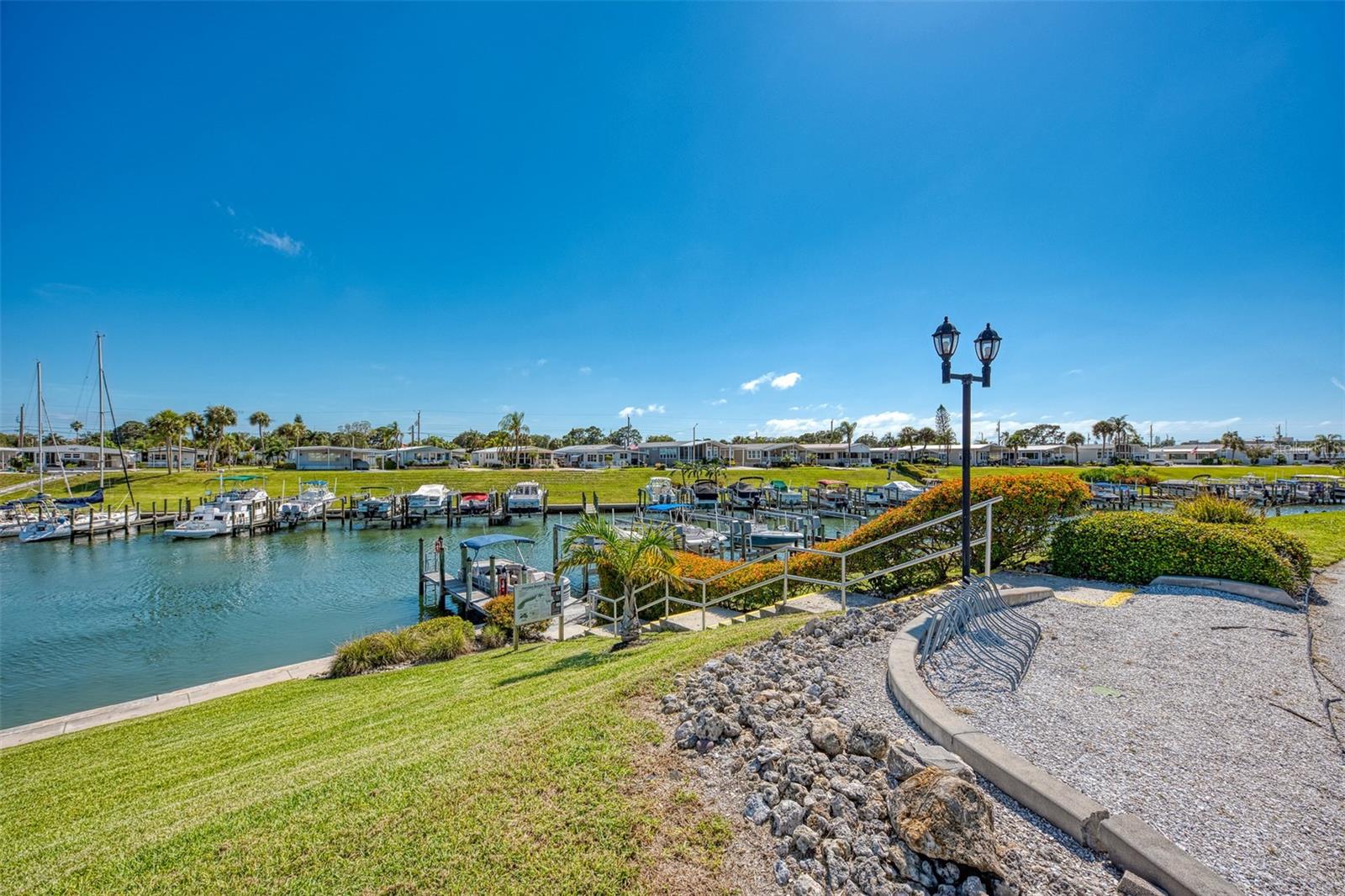 COUNTRY CLUB ESTATES - Residential