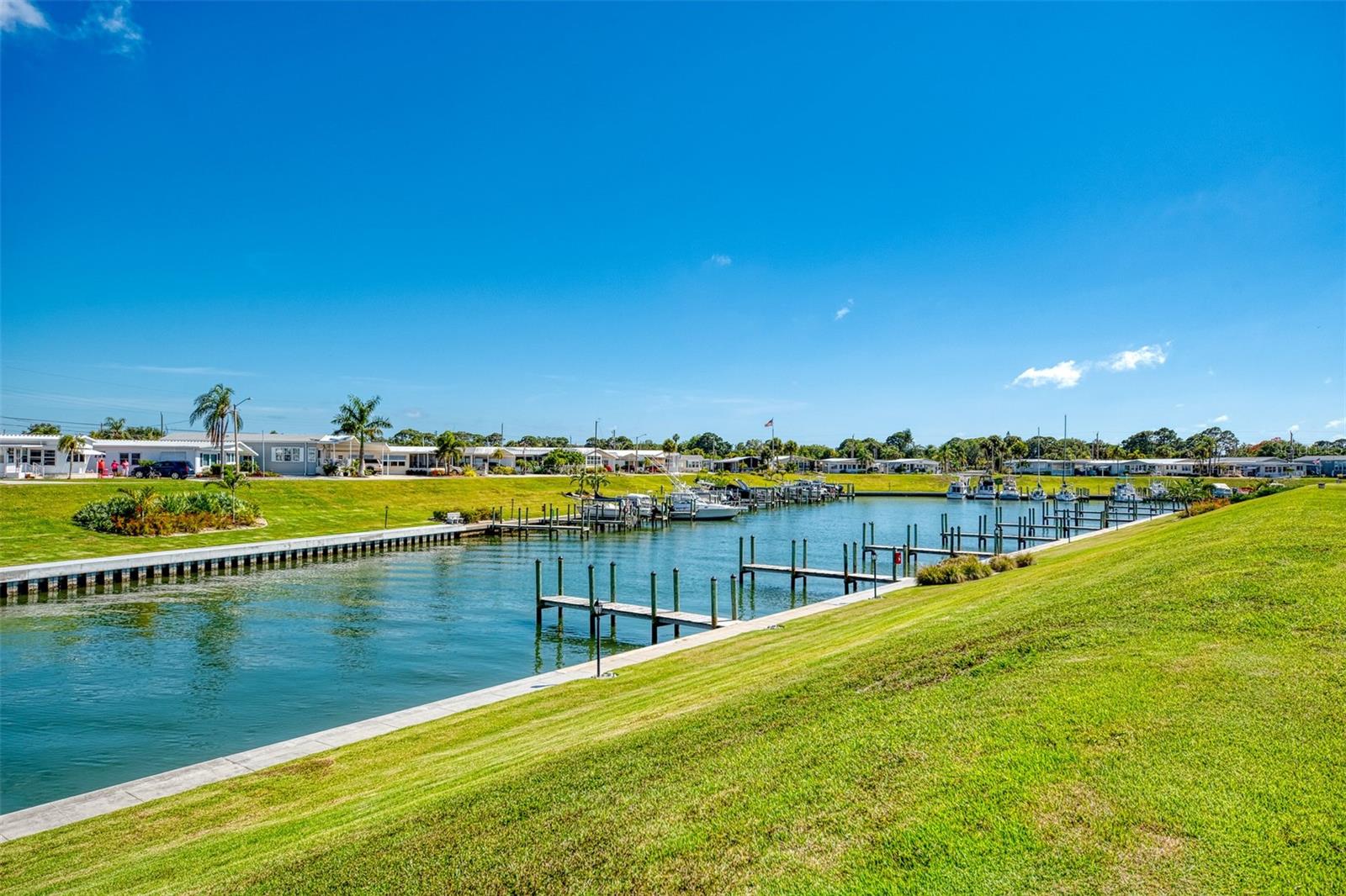 COUNTRY CLUB ESTATES - Residential