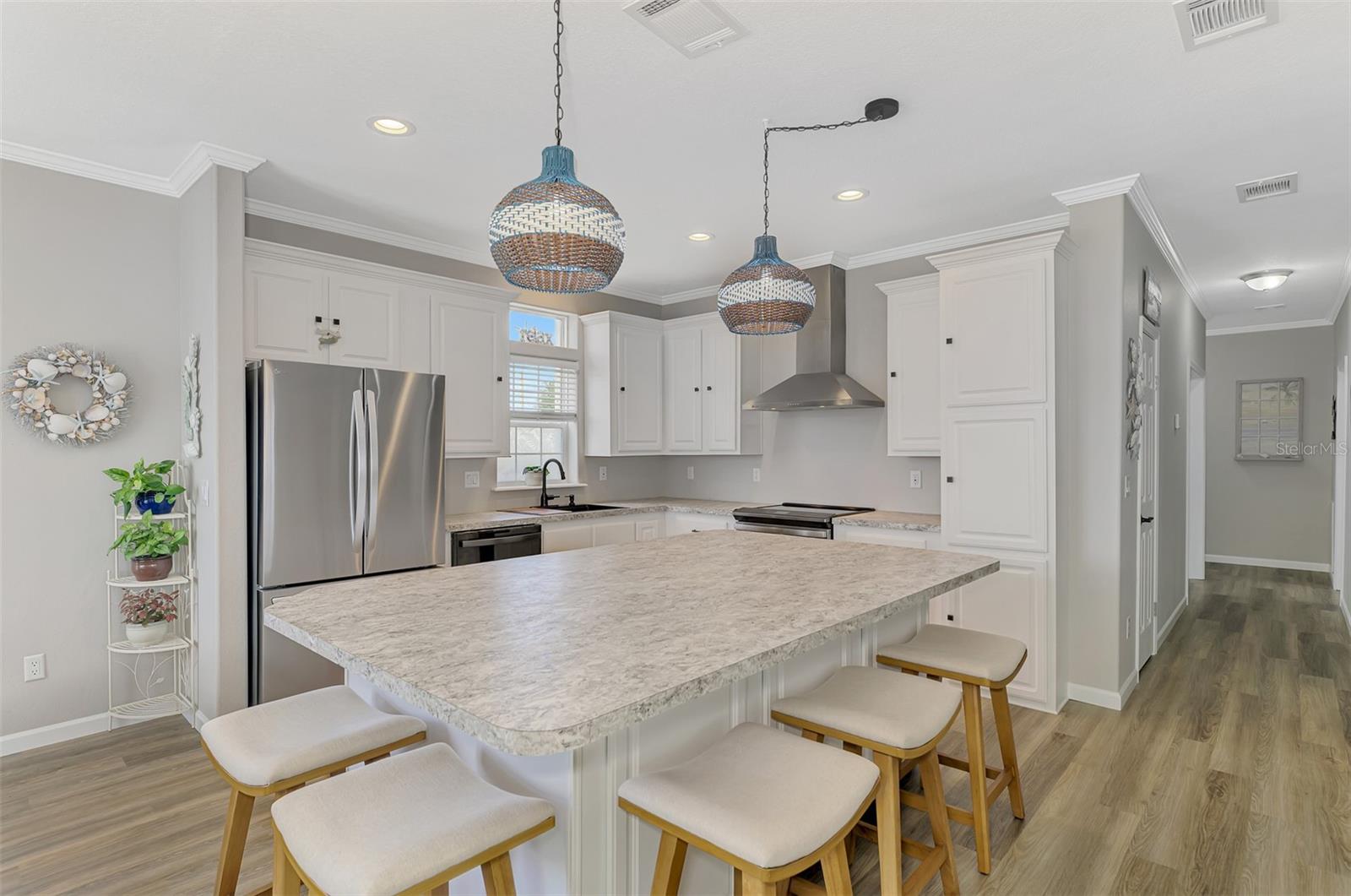 COUNTRY CLUB ESTATES - Residential