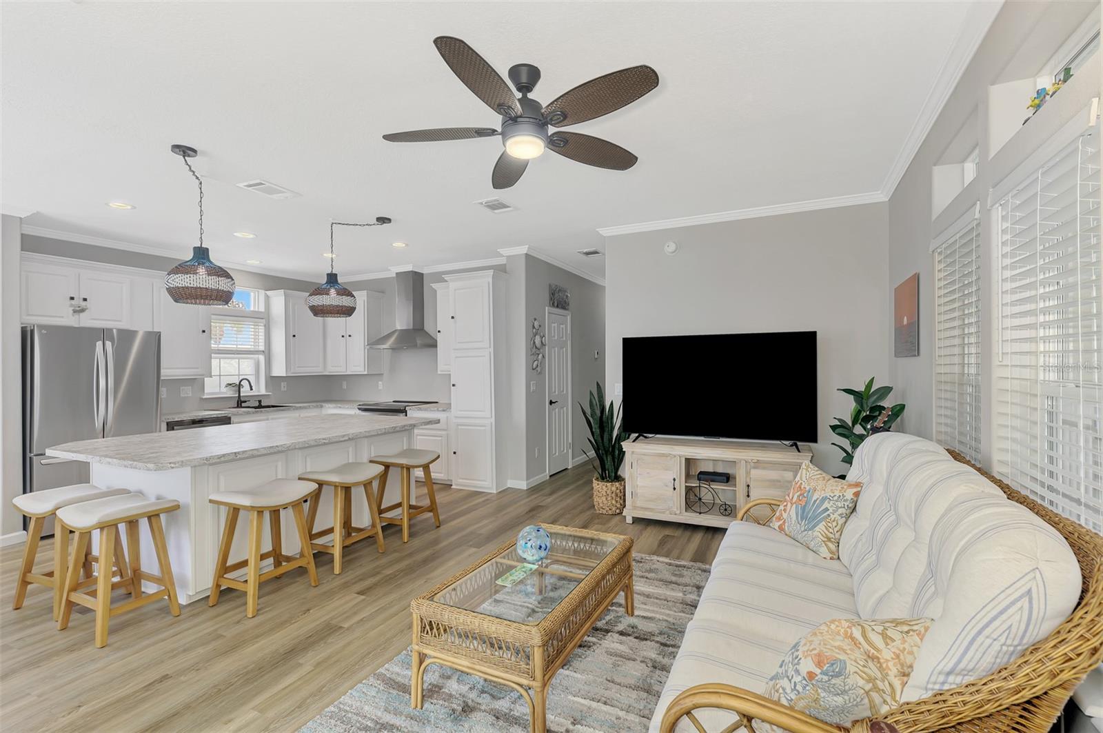 COUNTRY CLUB ESTATES - Residential