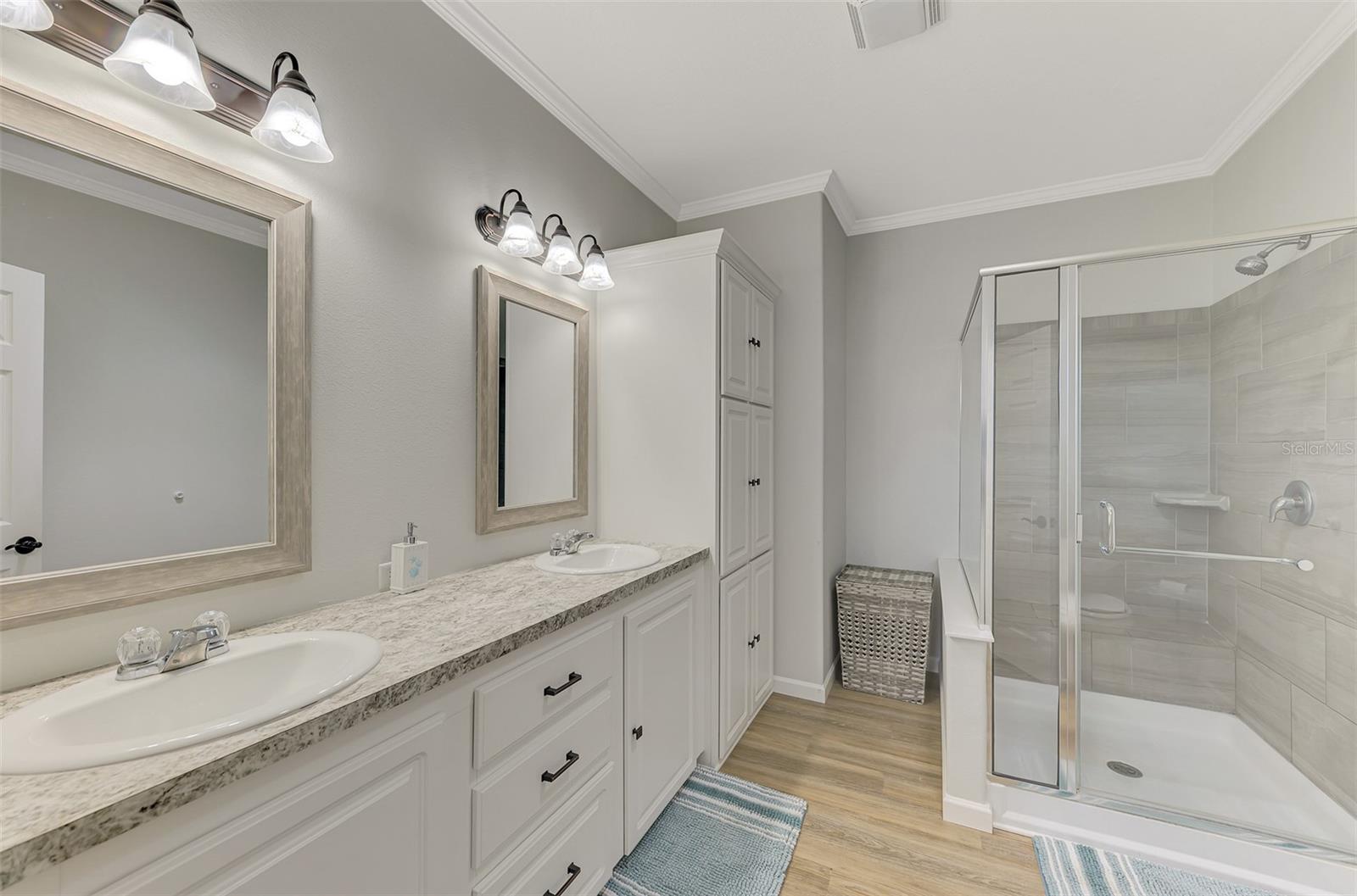 COUNTRY CLUB ESTATES - Residential