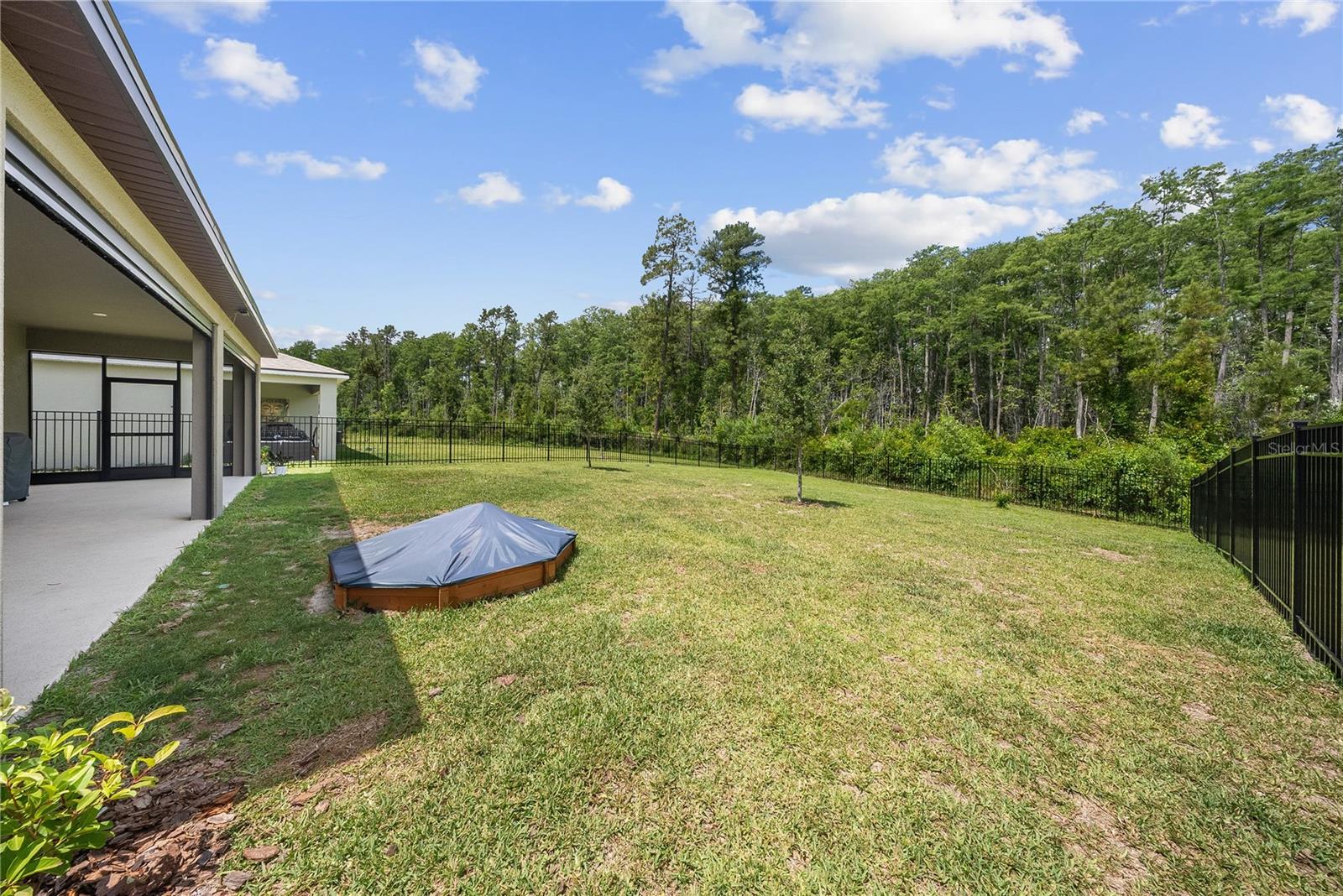 MERIDIAN PARKS - Residential