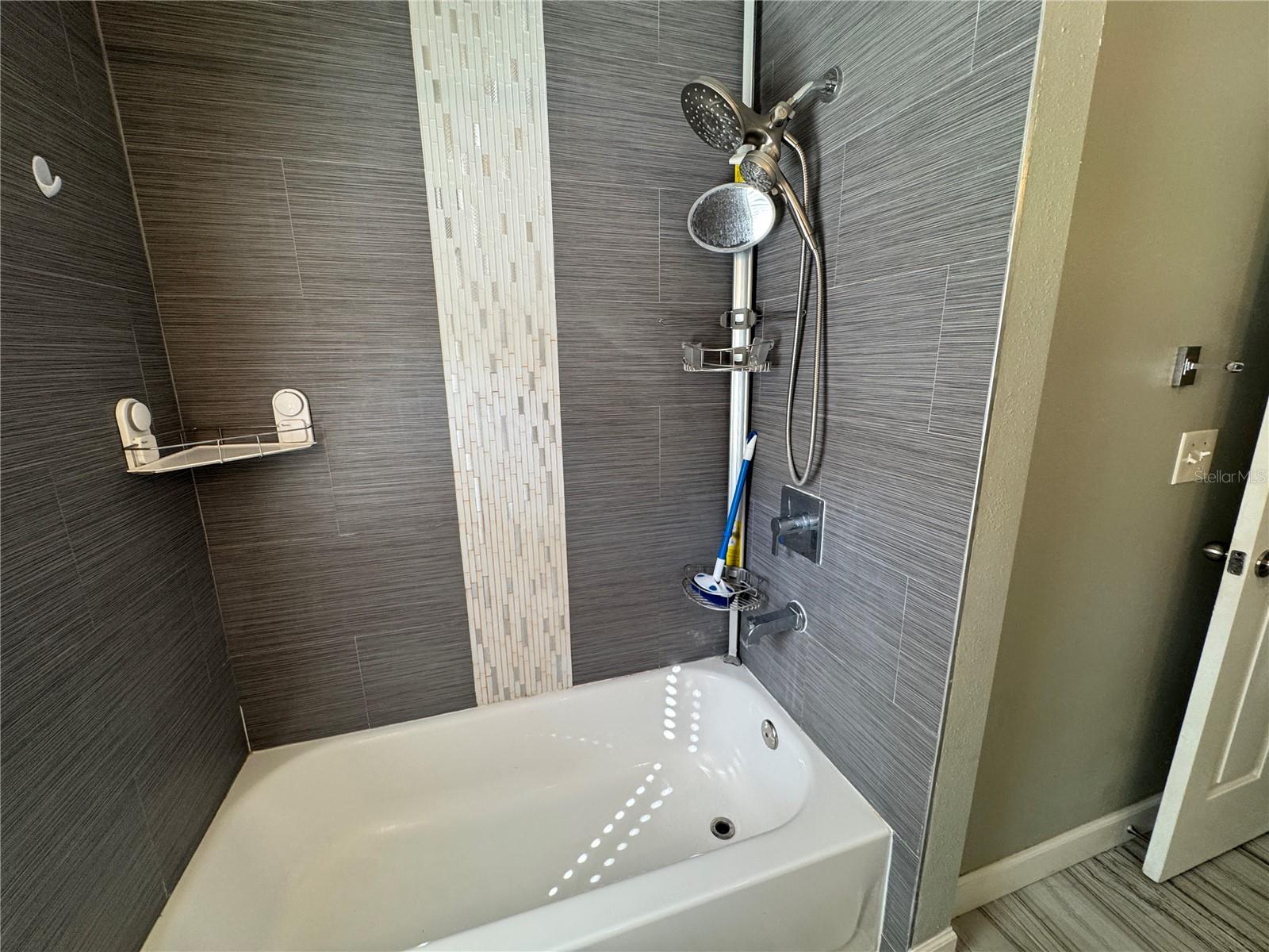 BRENTWOOD HILLS TRCT F UN 2 - Residential Lease