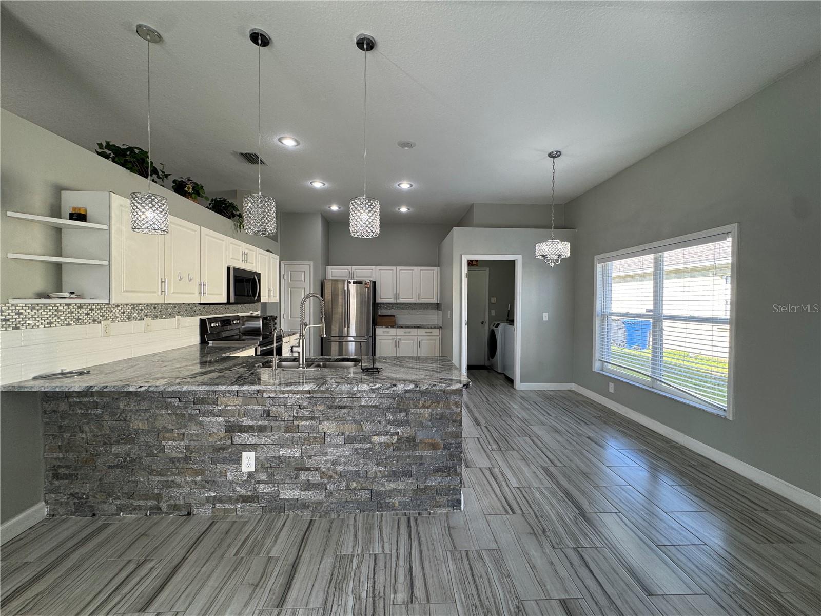 BRENTWOOD HILLS TRCT F UN 2 - Residential Lease