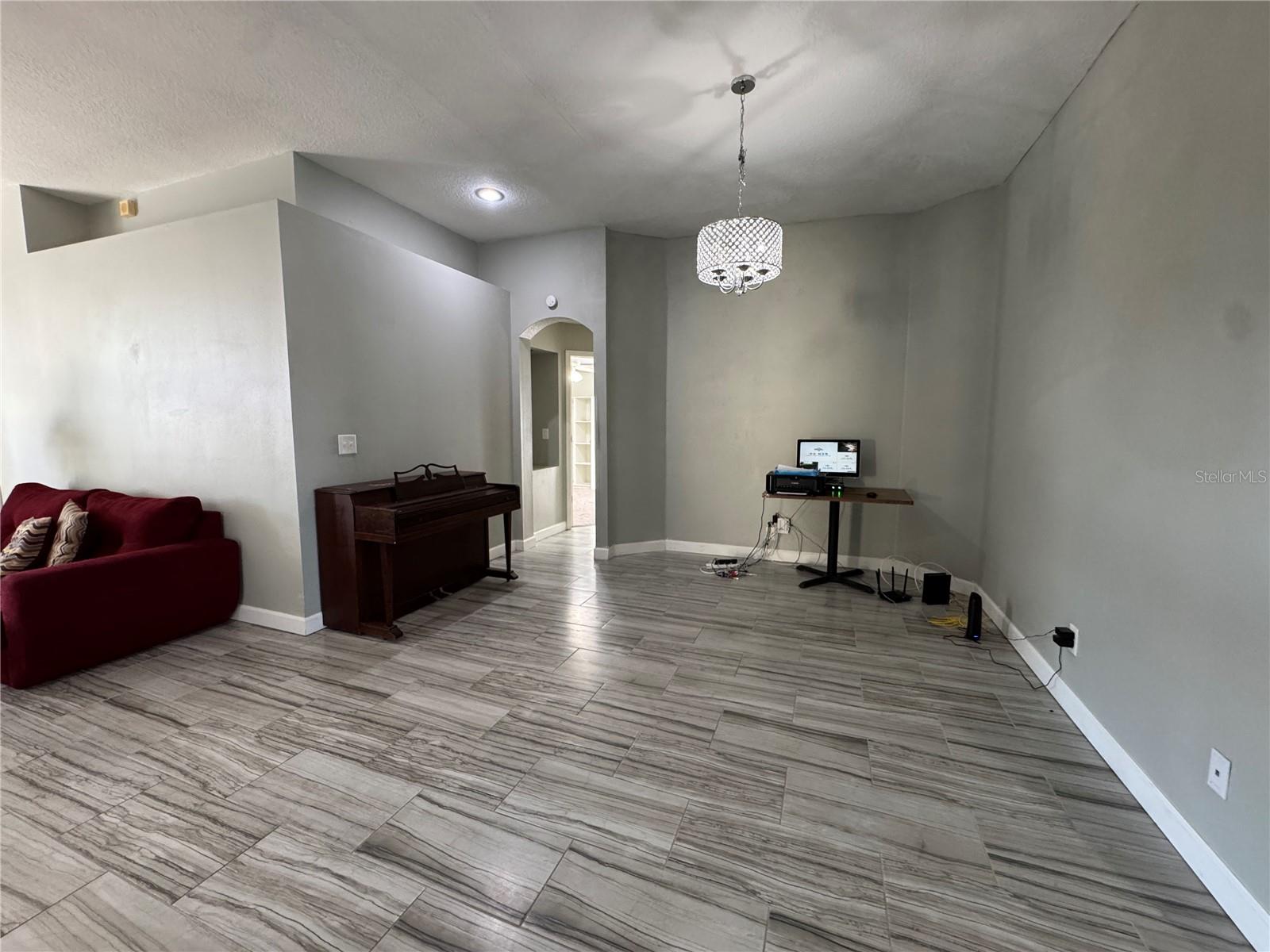 BRENTWOOD HILLS TRCT F UN 2 - Residential Lease