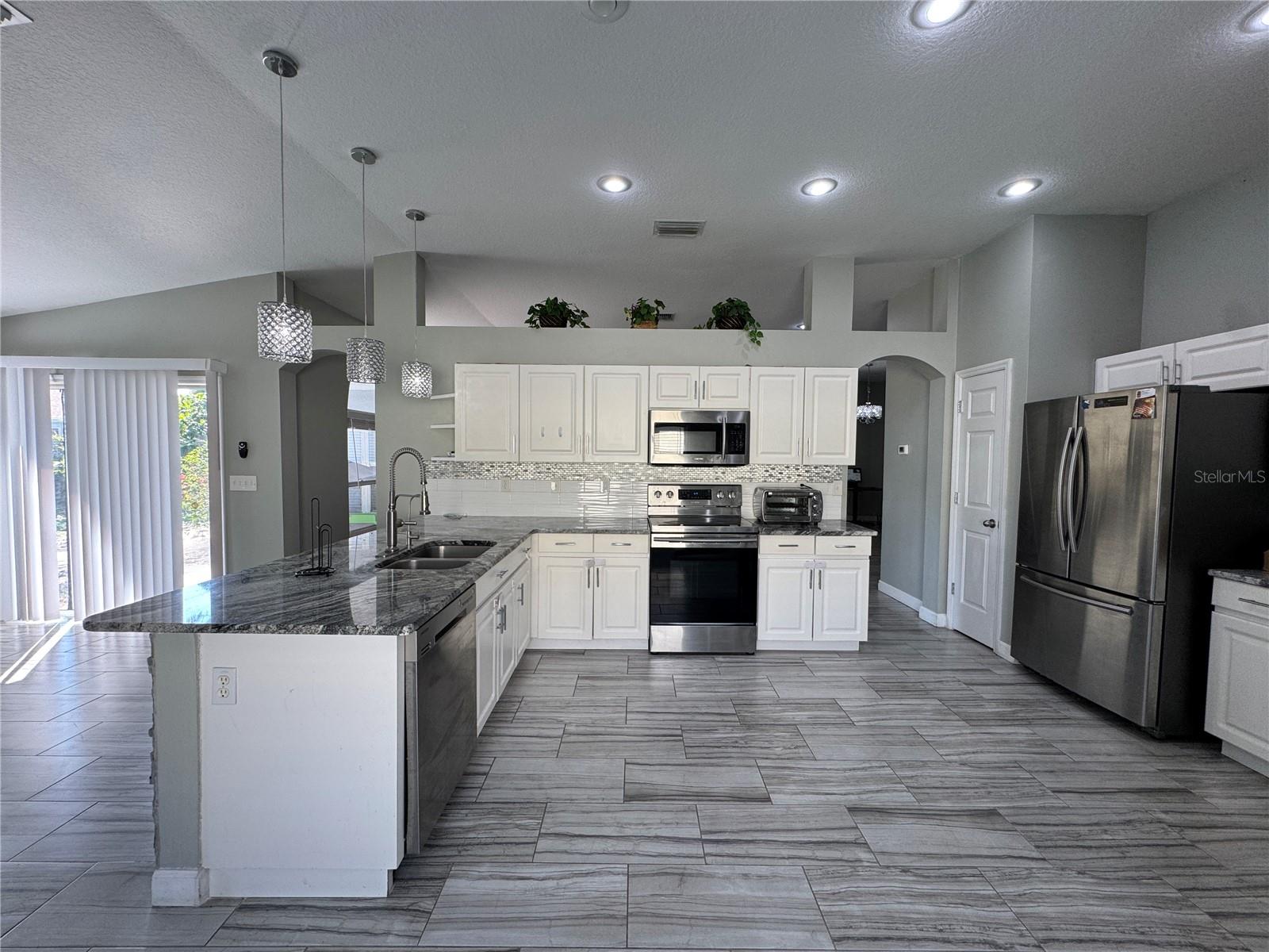 BRENTWOOD HILLS TRCT F UN 2 - Residential Lease