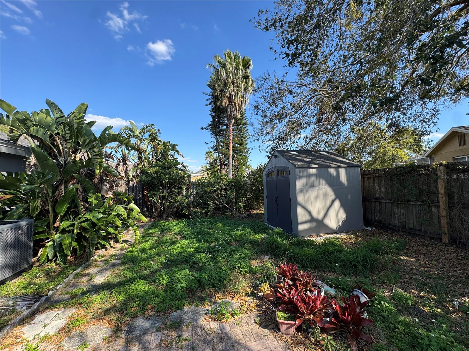 BRENTWOOD HILLS TRCT F UN 2 - Residential Lease